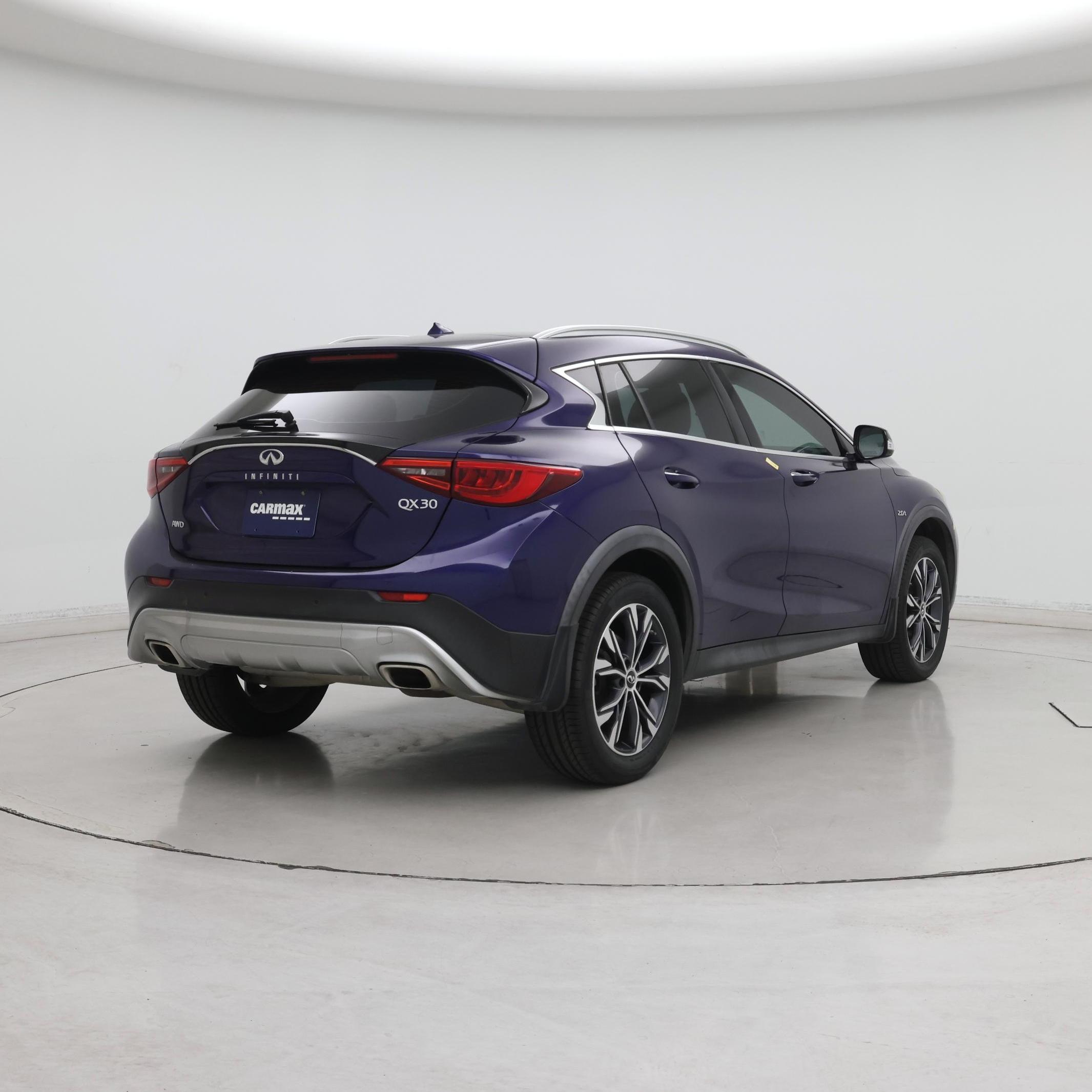 Thumbnail: 2018 INFINITI QX30 - 8