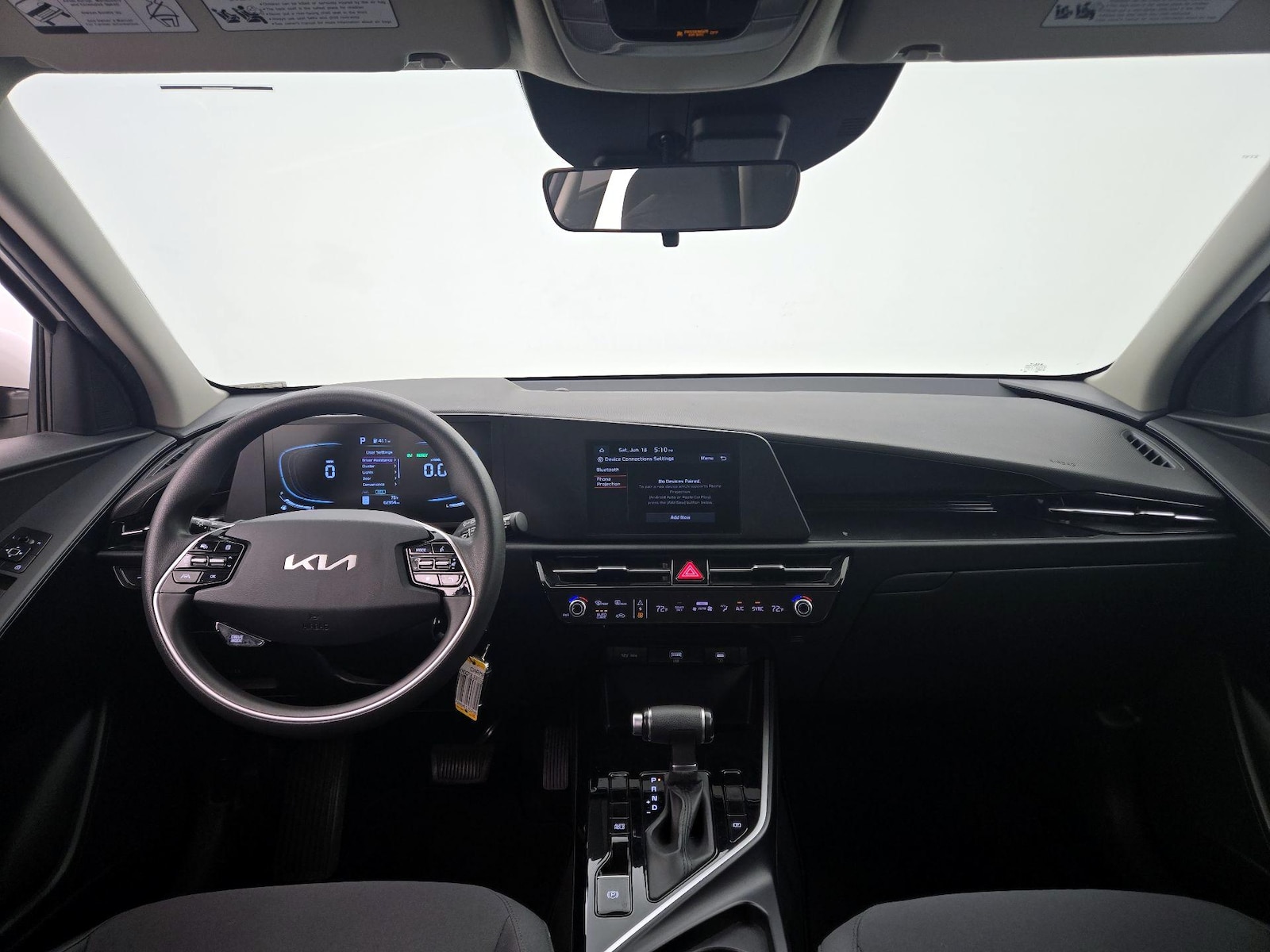 2025 Kia Niro LX - Photo 10