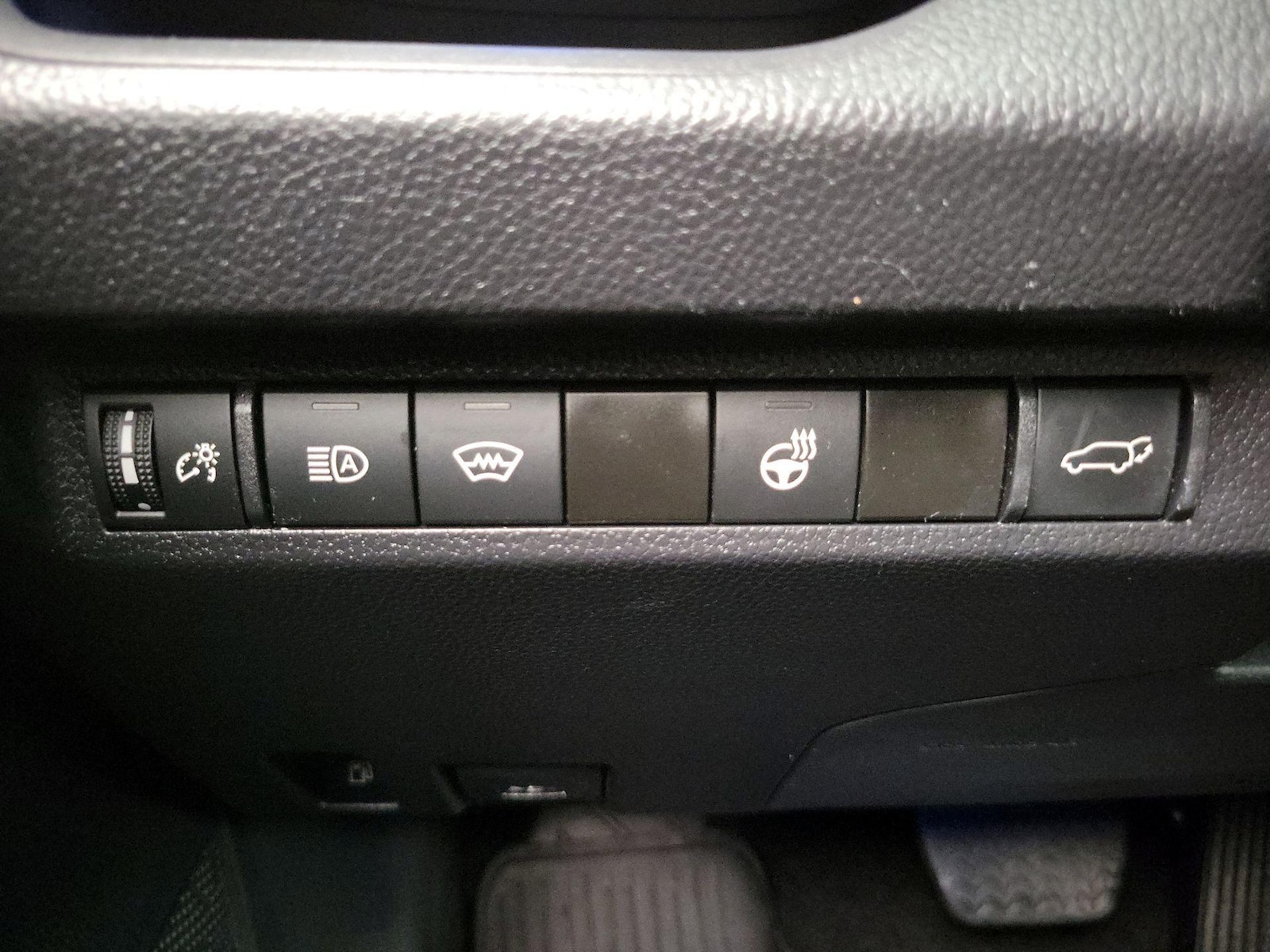 2024 Toyota RAV4 XSE - Photo 14