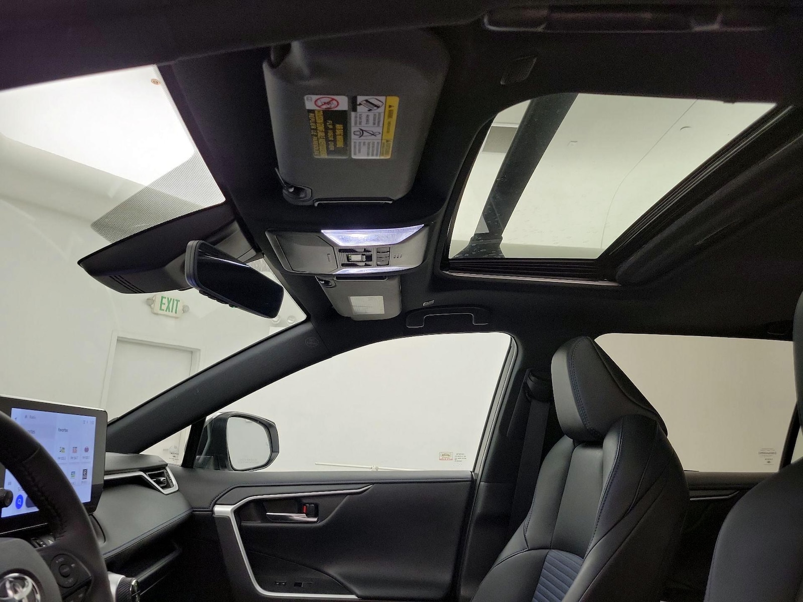 2024 Toyota RAV4 XSE - Photo 20