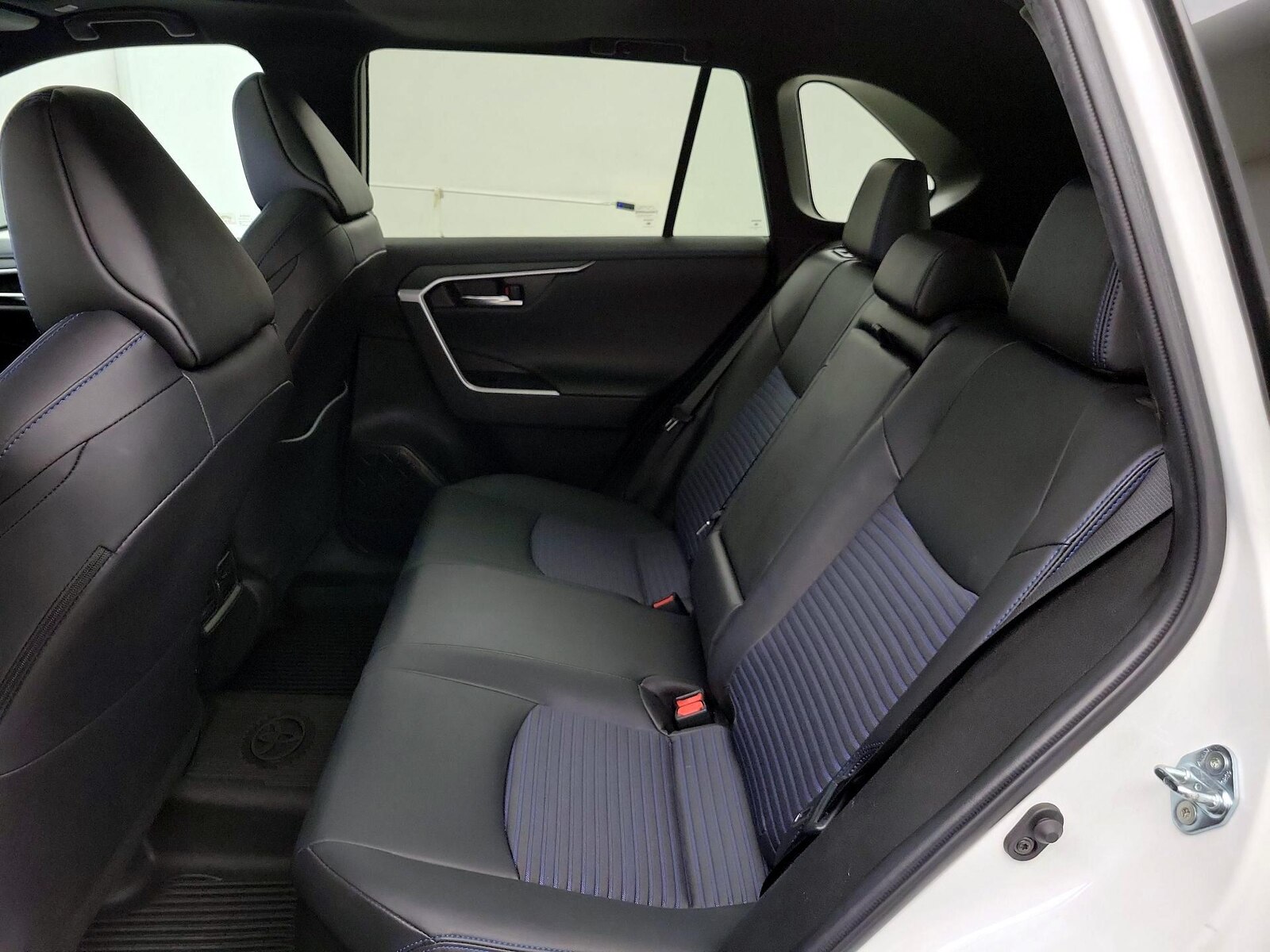 2024 Toyota RAV4 XSE - Photo 21