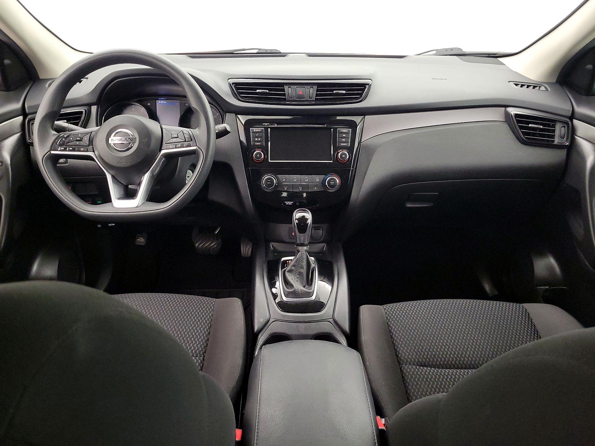 Thumbnail: 2020 Nissan Rogue Sport - 9