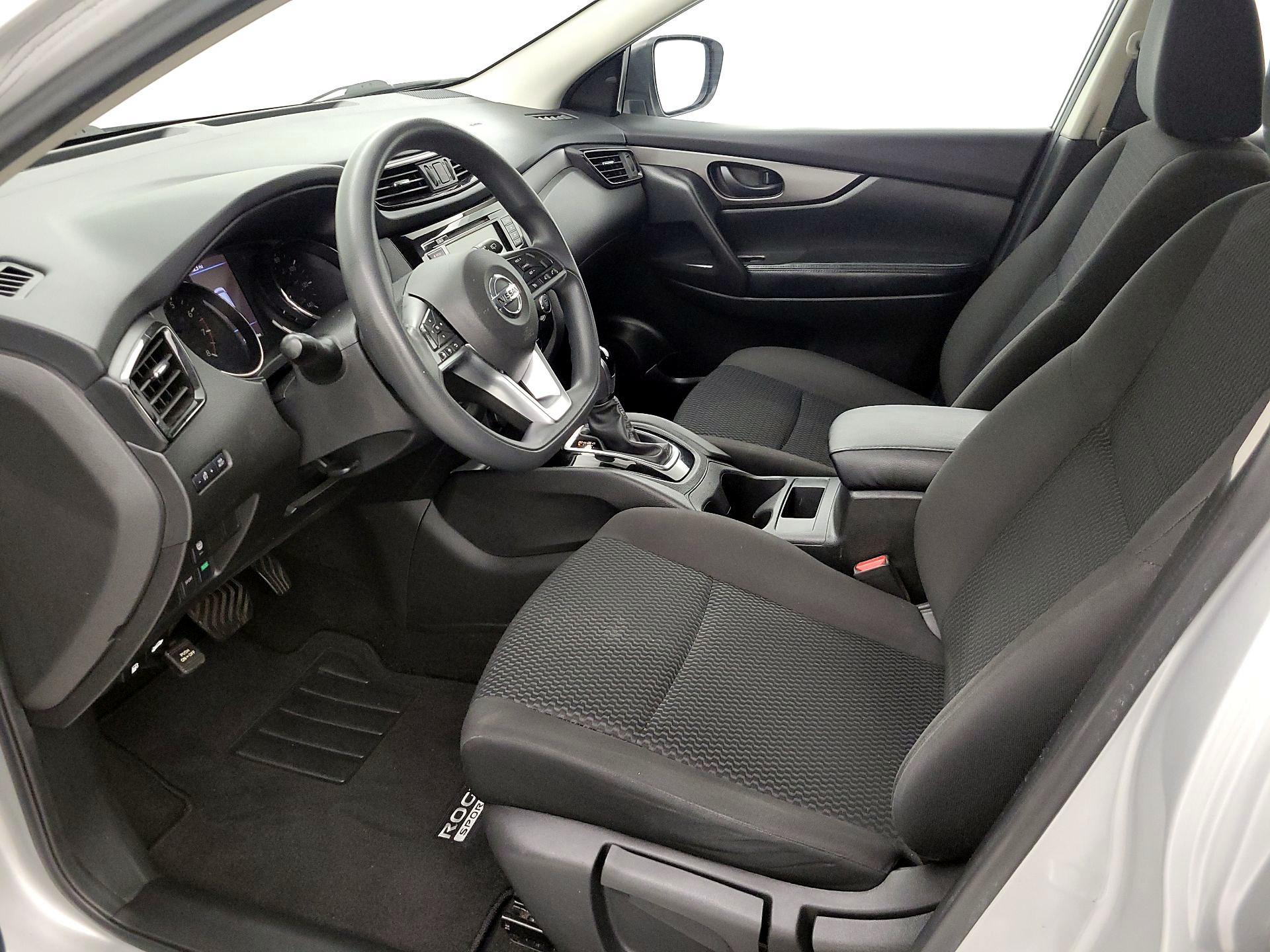 Thumbnail: 2020 Nissan Rogue Sport - 11
