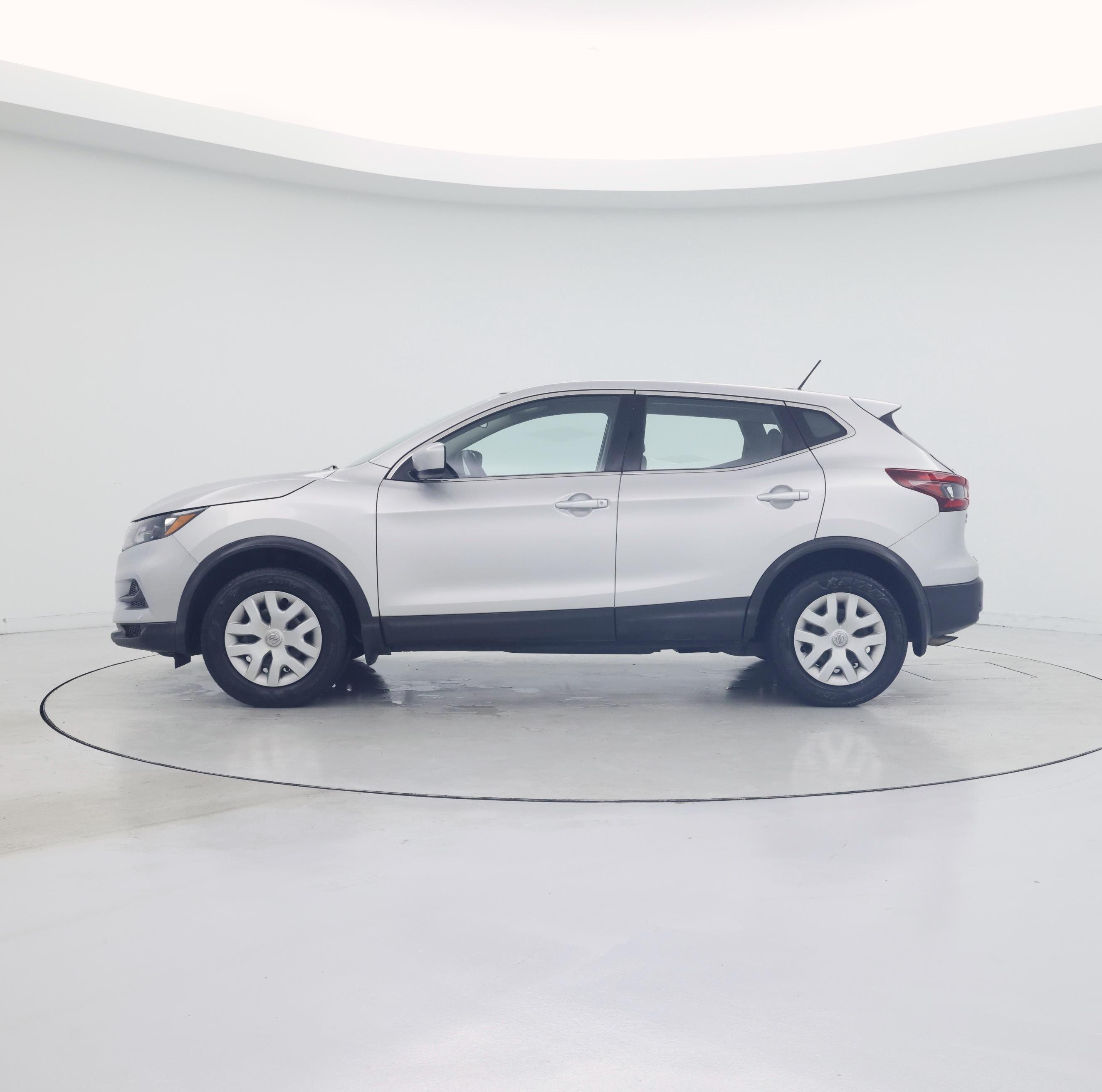 Thumbnail: 2020 Nissan Rogue Sport - 3