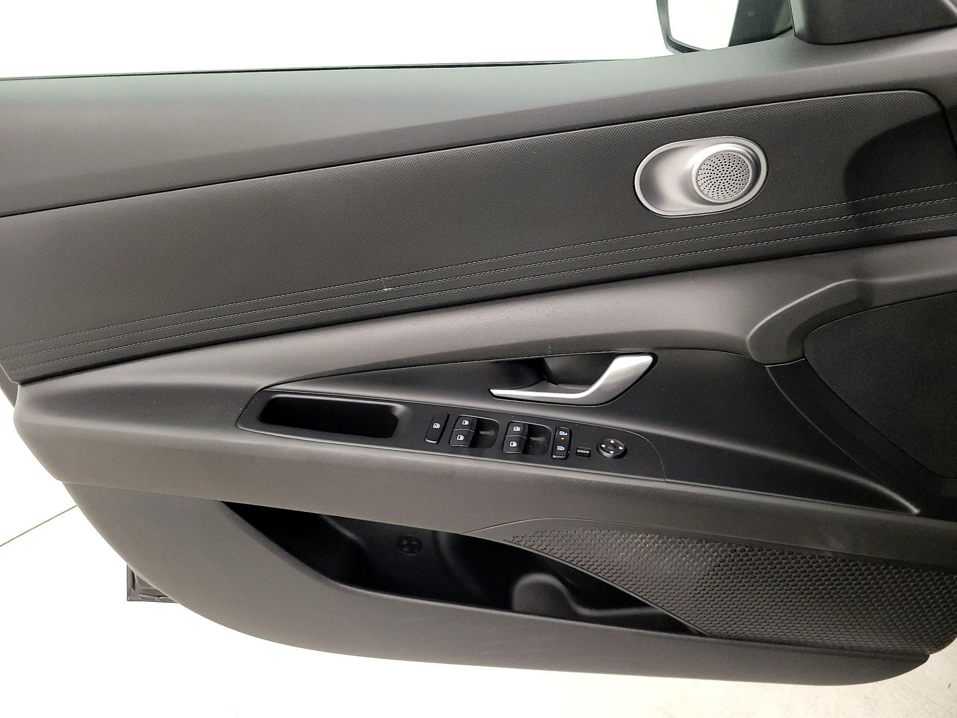 Thumbnail: 2024 Hyundai Elantra - 12