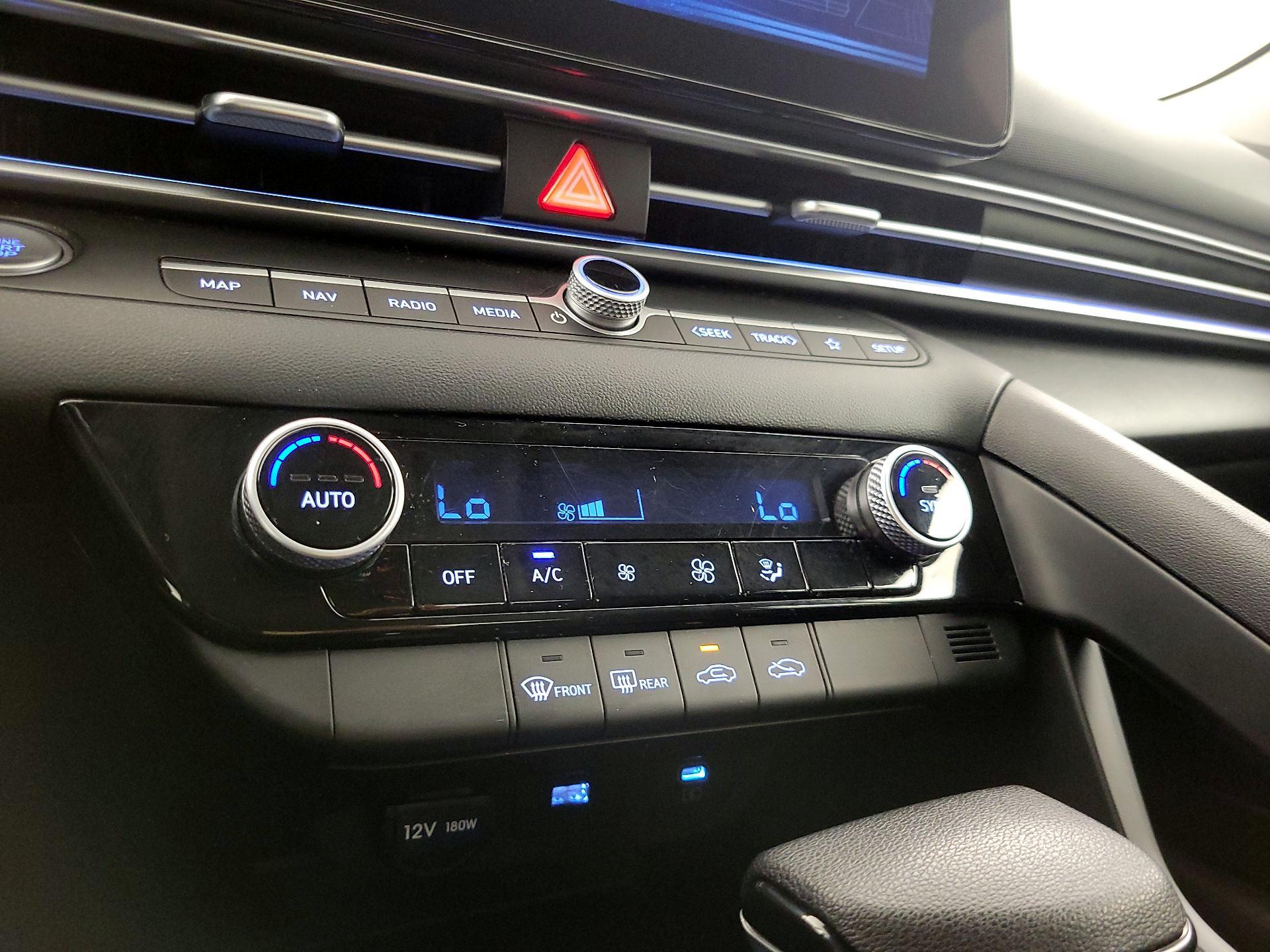Thumbnail: 2024 Hyundai Elantra - 17
