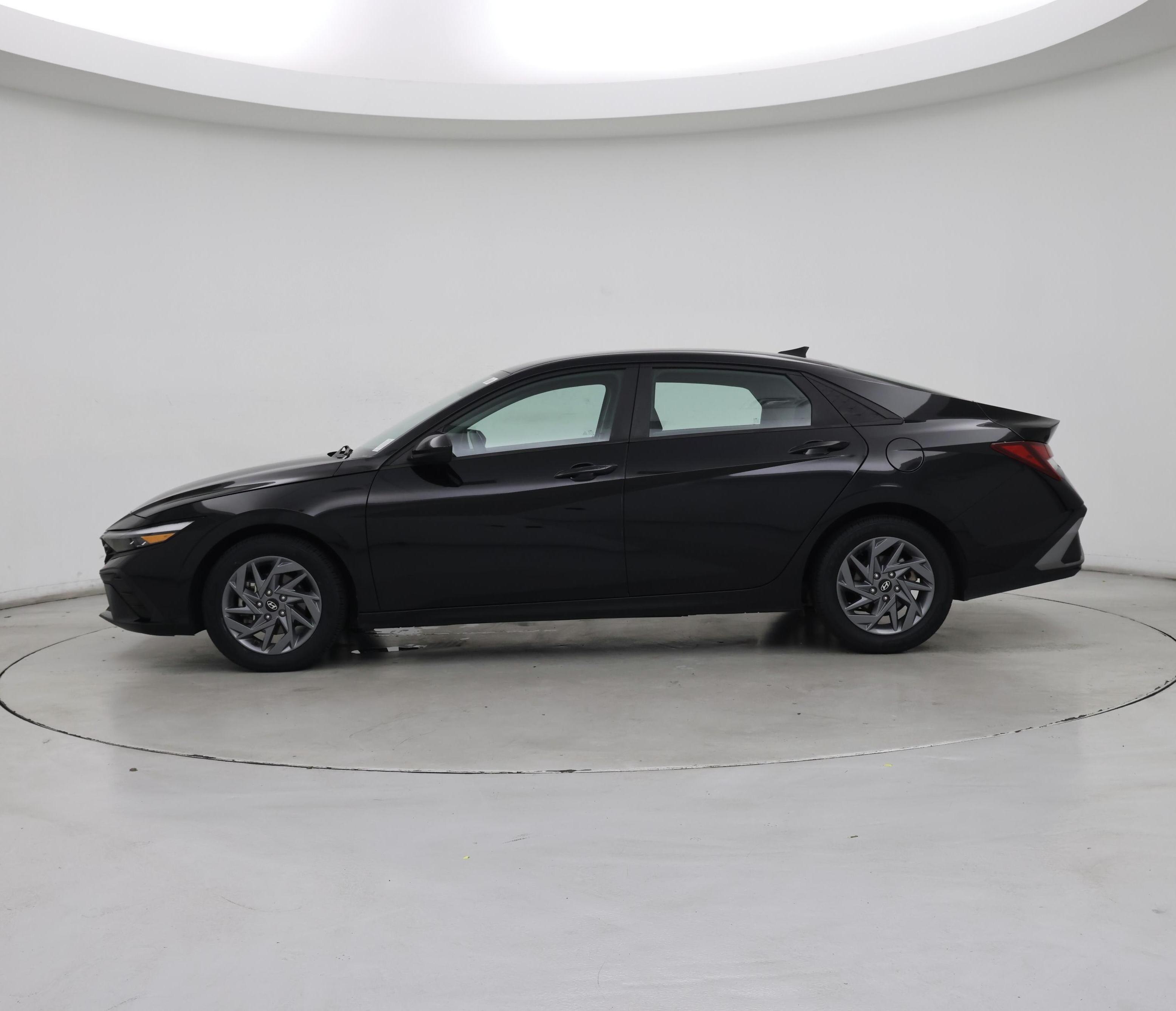 Thumbnail: 2024 Hyundai Elantra - 3