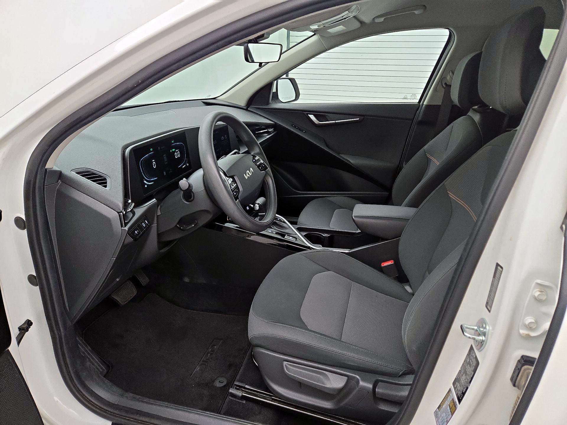 Thumbnail: 2025 Kia Niro - 11