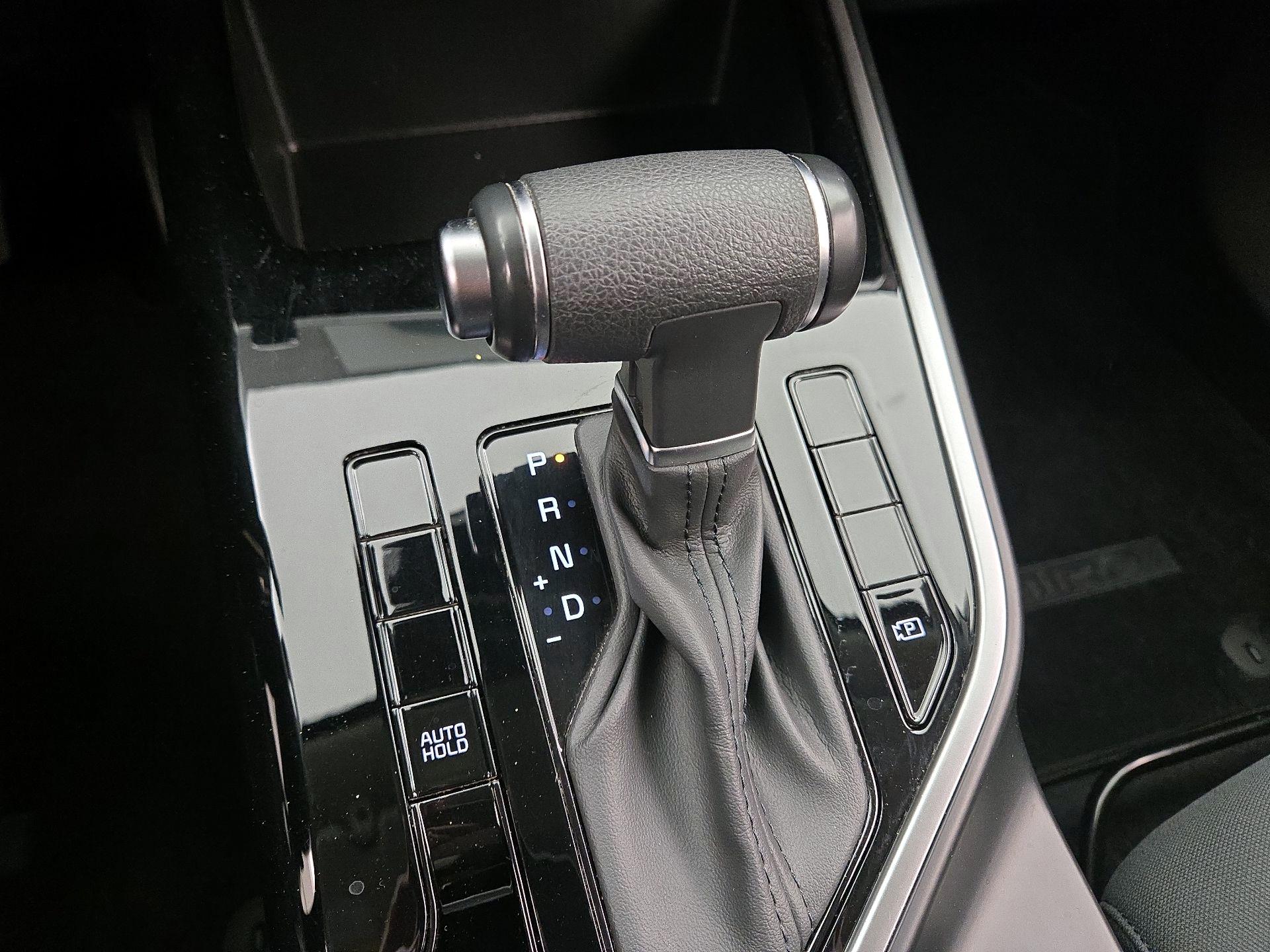 Thumbnail: 2025 Kia Niro - 17