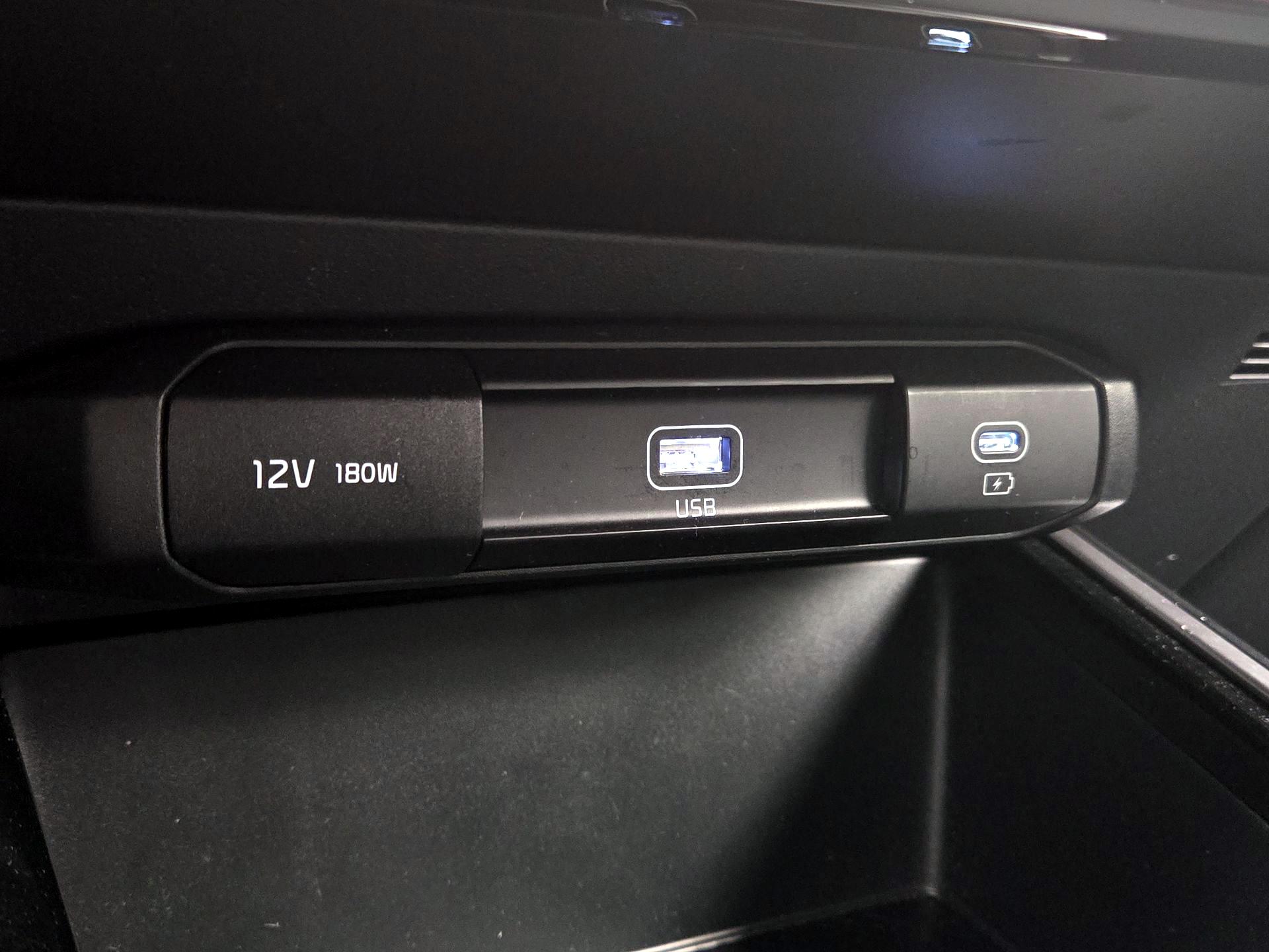 Thumbnail: 2025 Kia Niro - 18