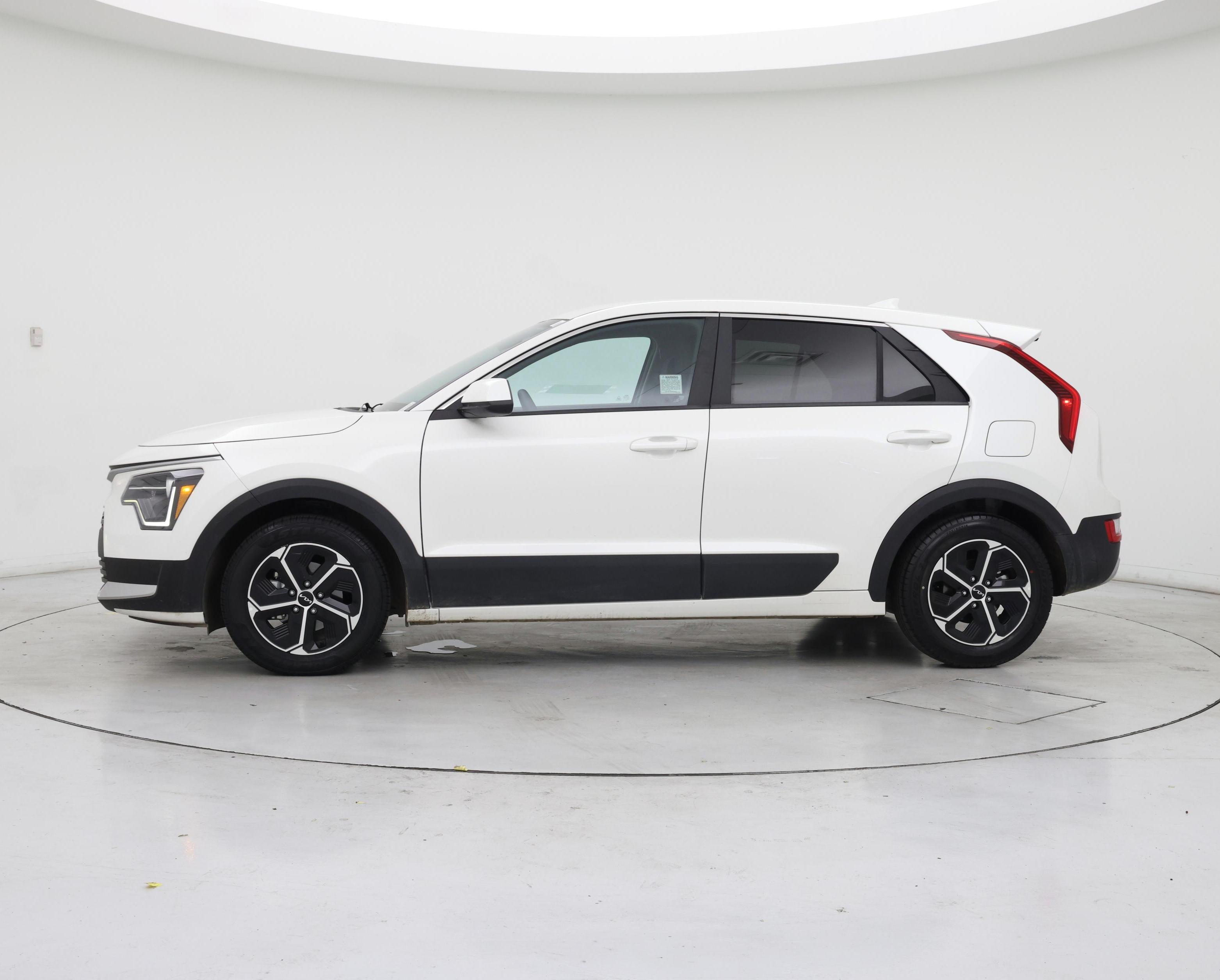 Thumbnail: 2025 Kia Niro - 3