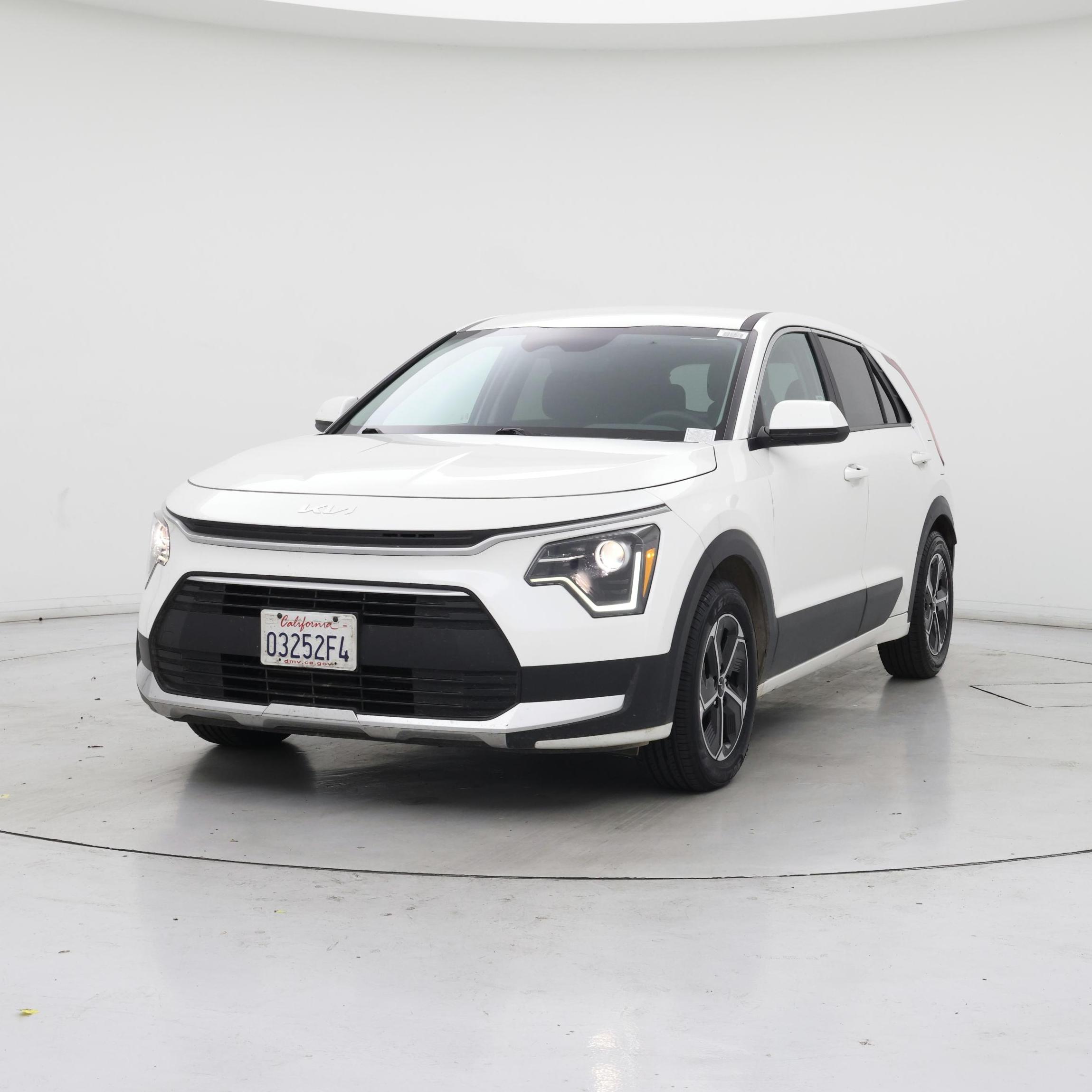 Thumbnail: 2025 Kia Niro - 4