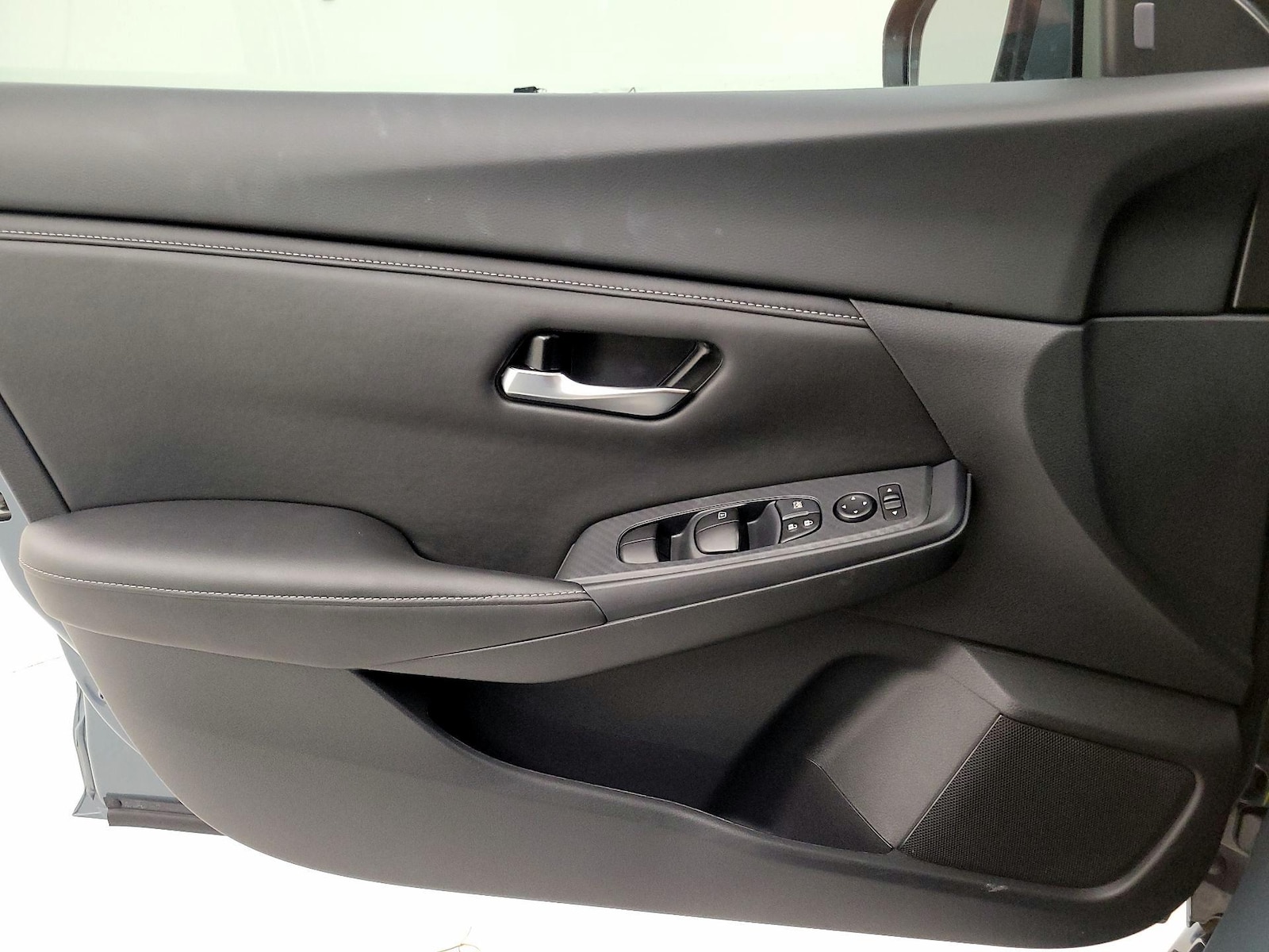 2025 Nissan Sentra SV - Photo 13