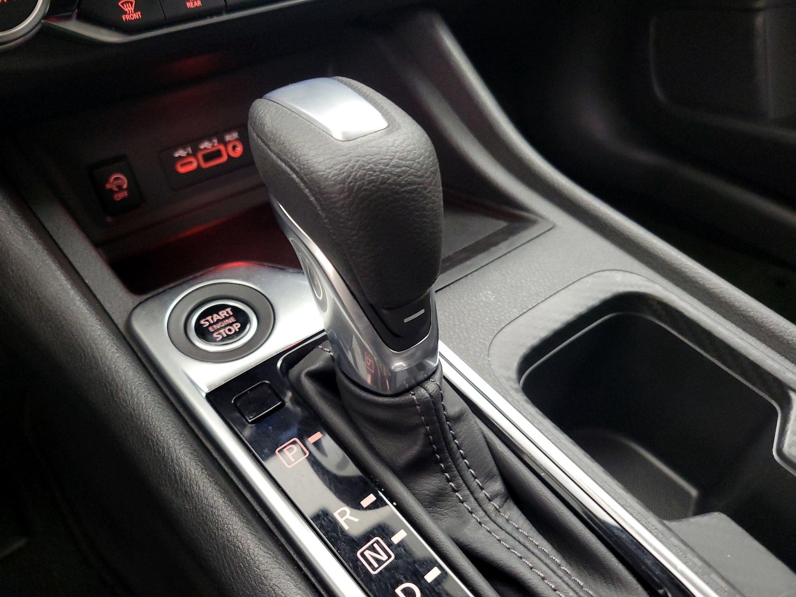 2025 Nissan Sentra SV - Photo 18