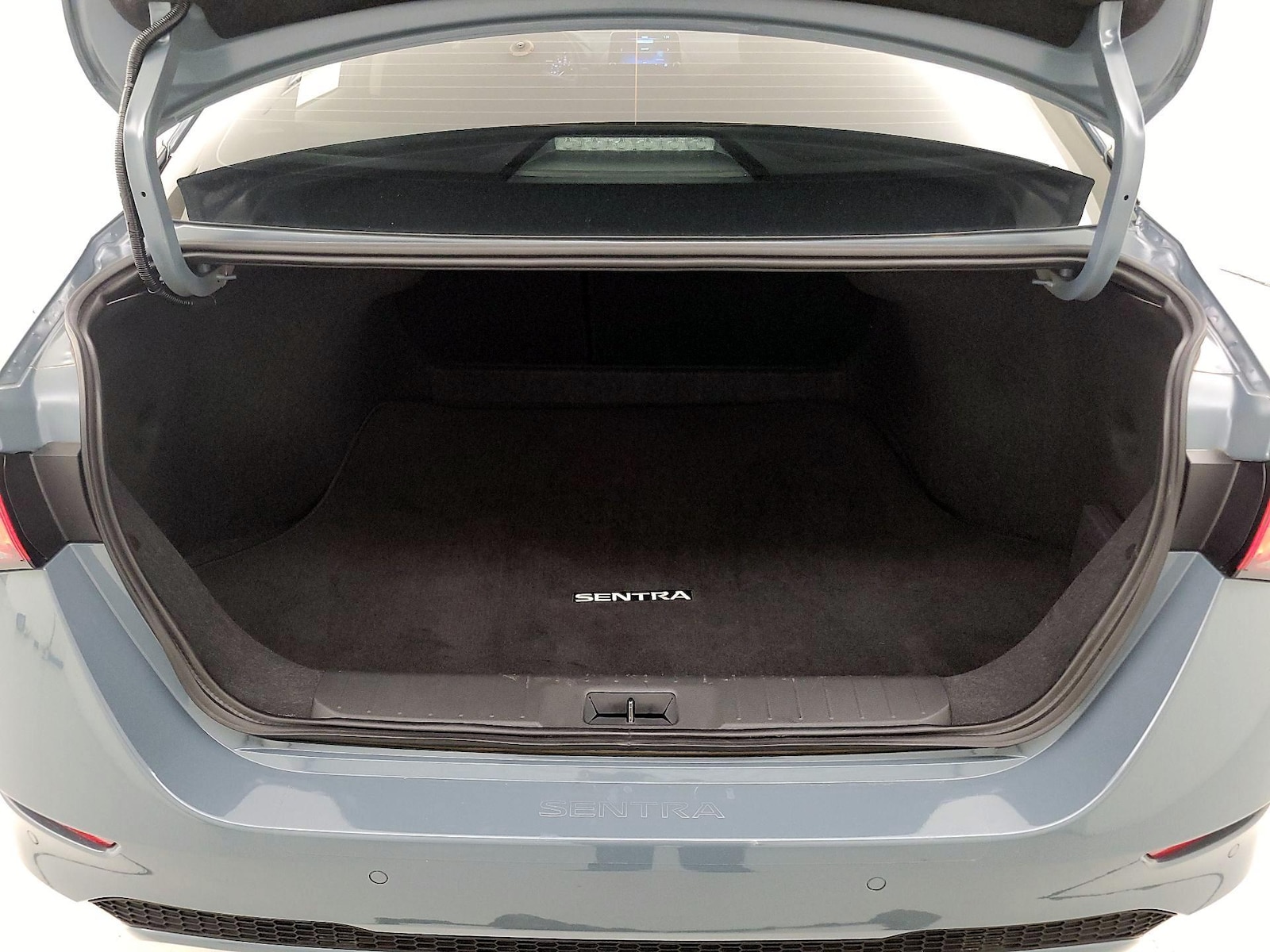 2025 Nissan Sentra SV - Photo 21