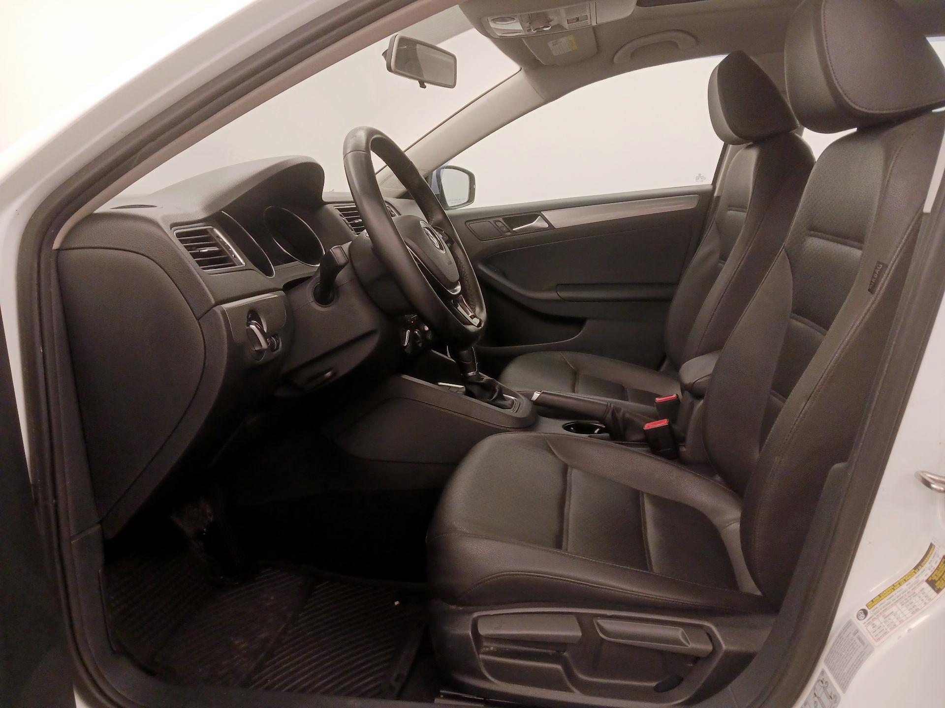 Thumbnail: 2015 Volkswagen Jetta - 11