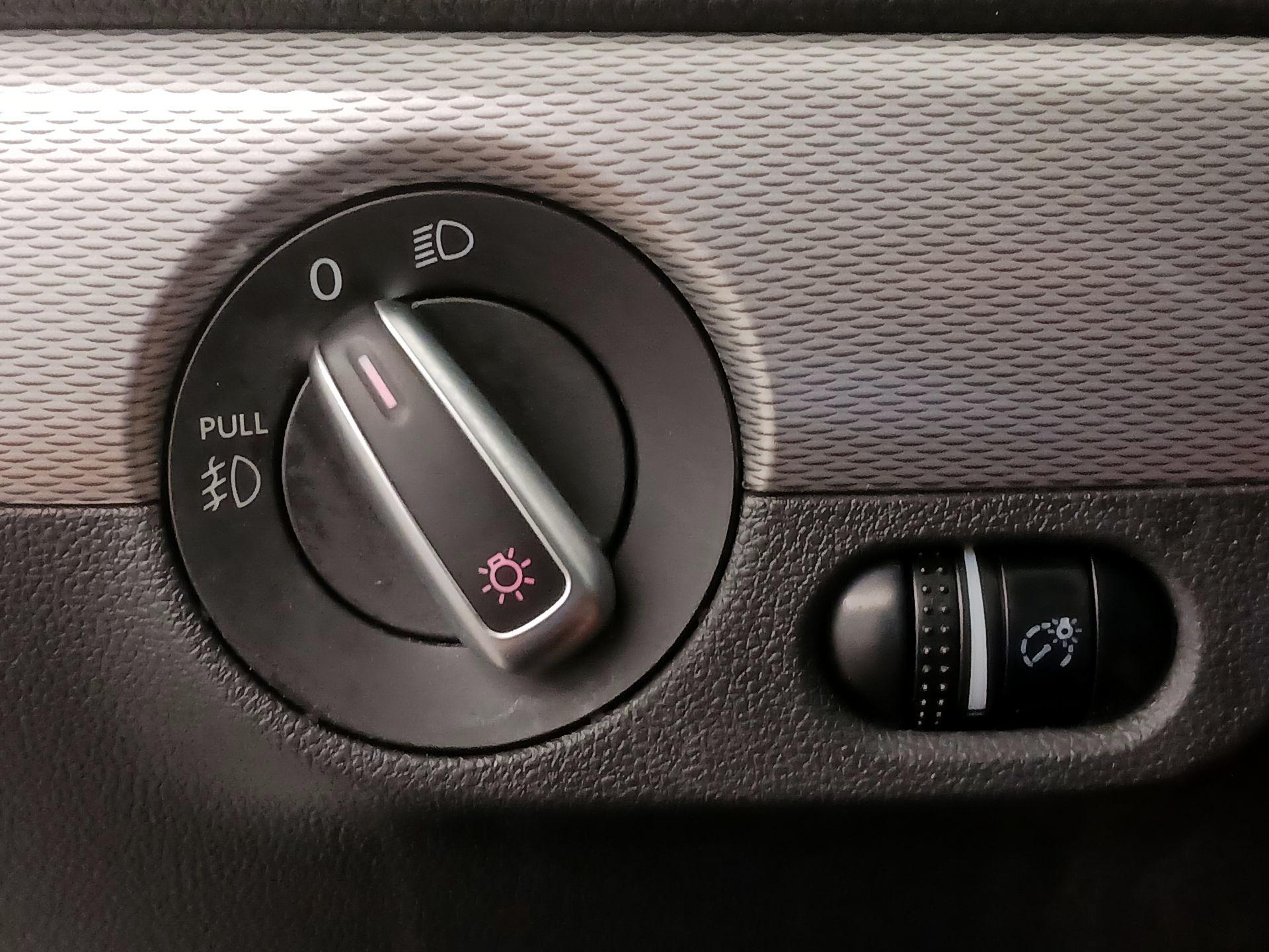 Thumbnail: 2015 Volkswagen Jetta - 13