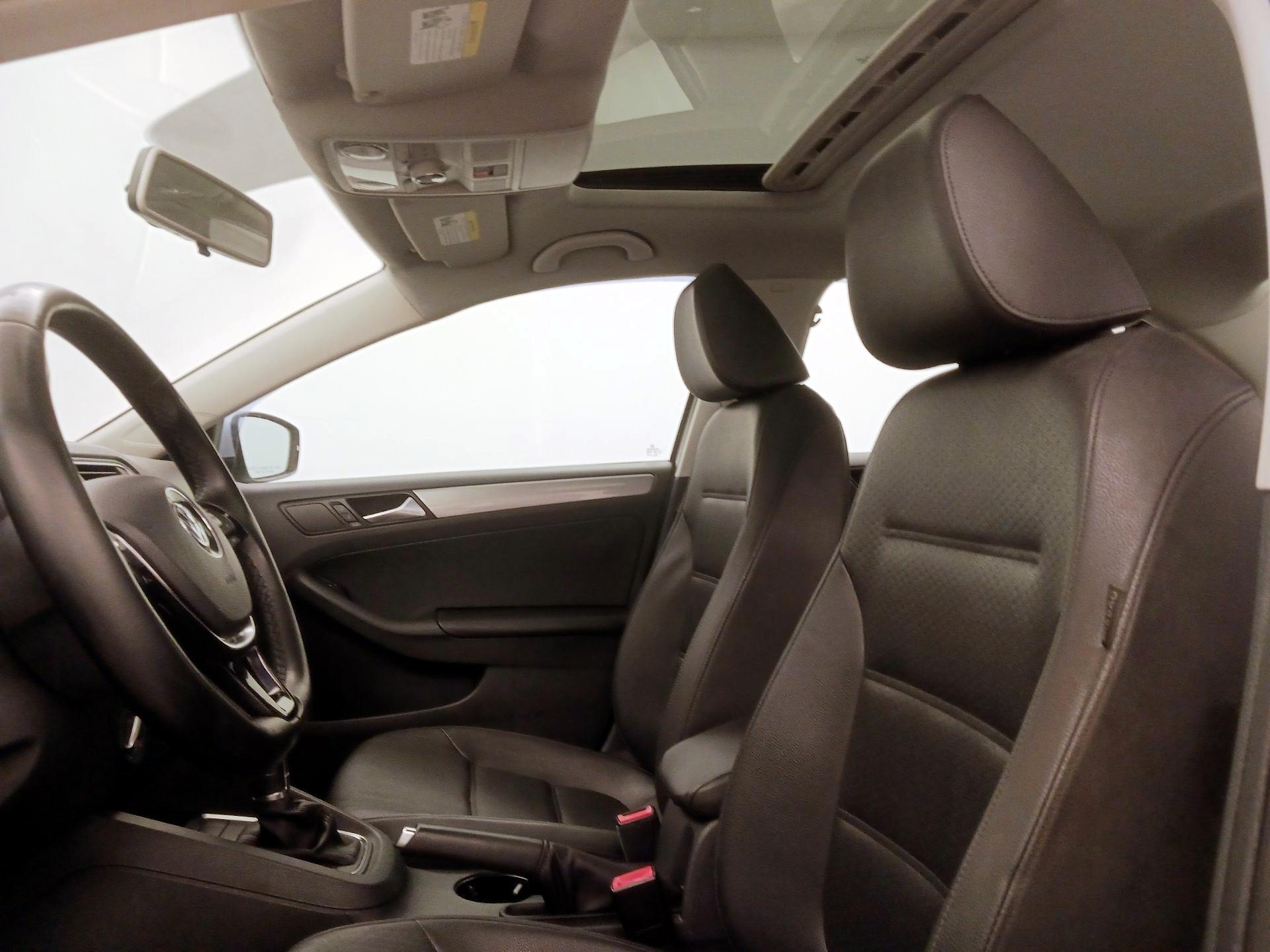 Thumbnail: 2015 Volkswagen Jetta - 20