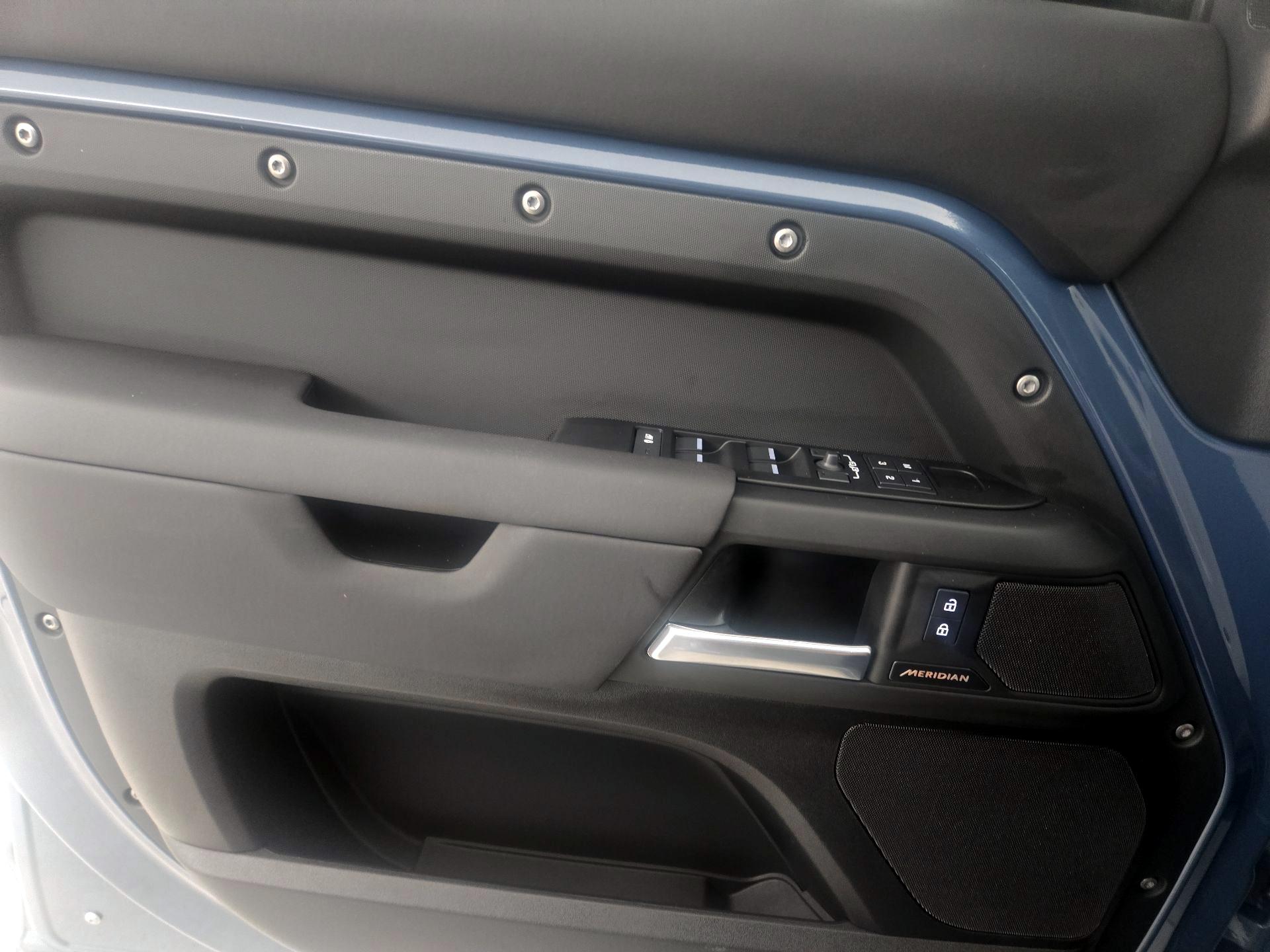 Thumbnail: 2025 Land Rover Defender - 12