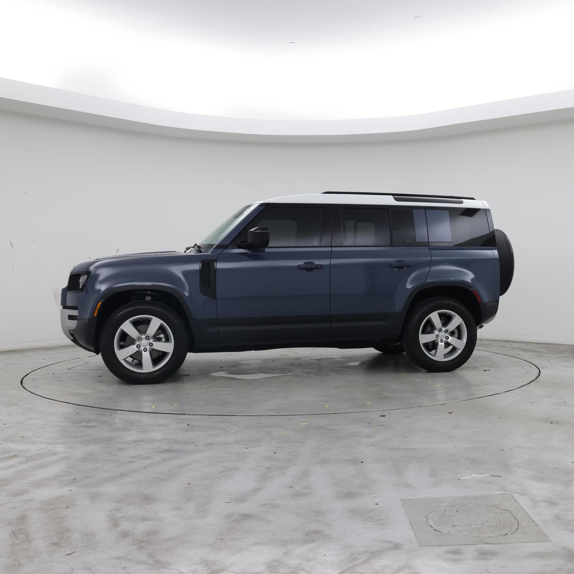 Thumbnail: 2025 Land Rover Defender - 3