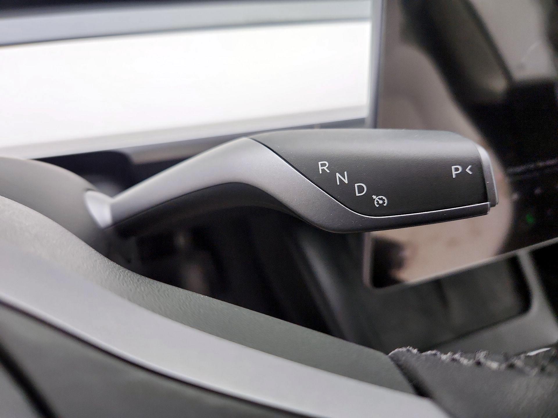 Thumbnail: 2025 Tesla Model Y - 17