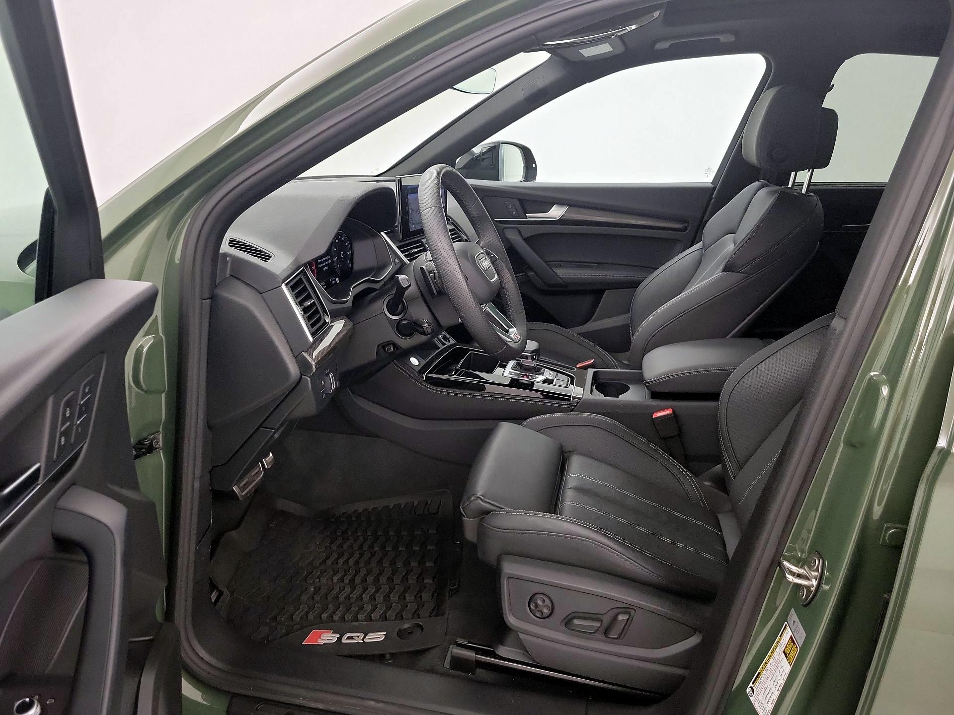 Thumbnail: 2025 Audi SQ5 - 11