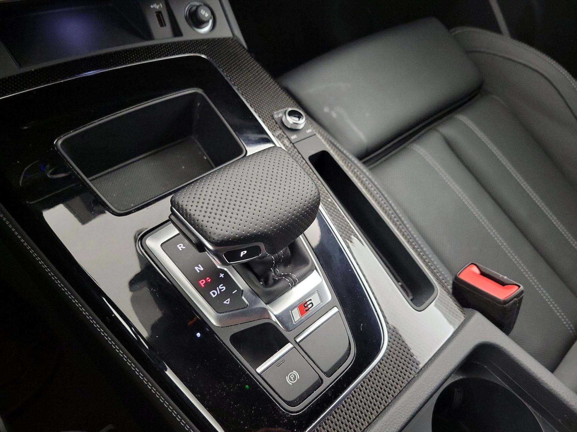 Thumbnail: 2025 Audi SQ5 - 18