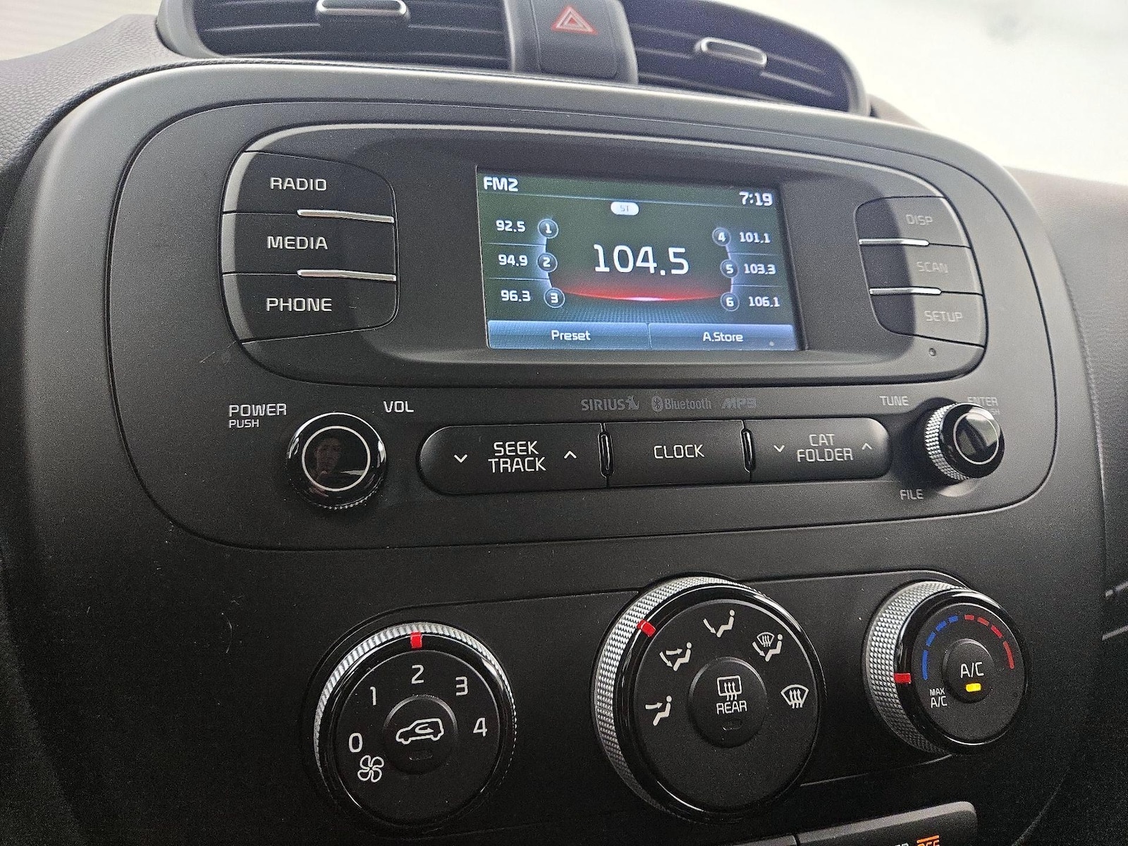2016 Kia Soul + - Photo 17