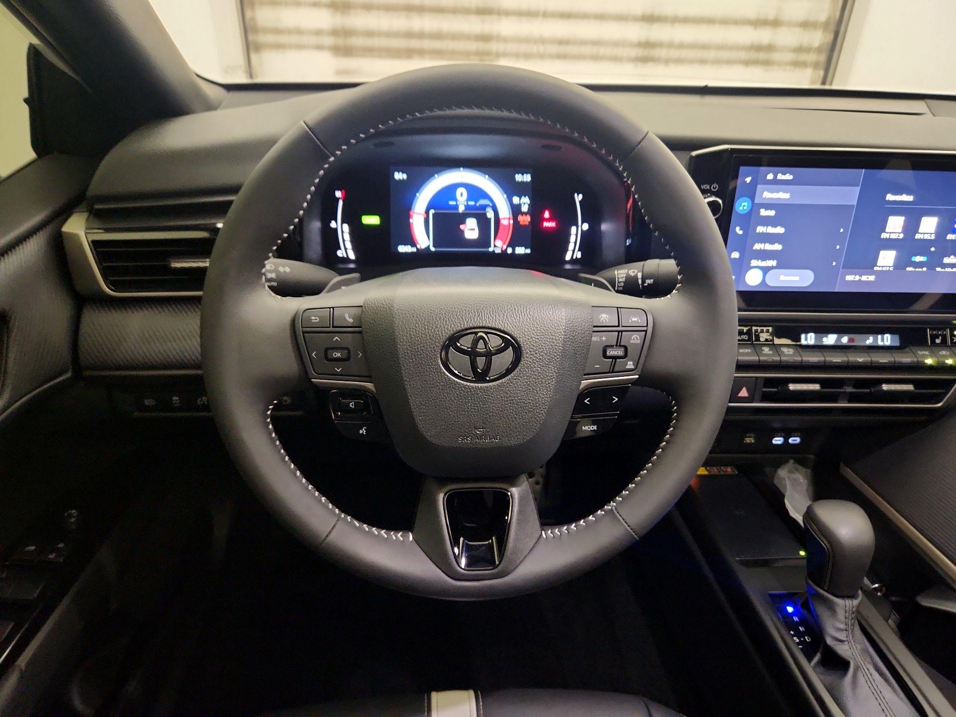 Thumbnail: 2025 Toyota Camry - 10