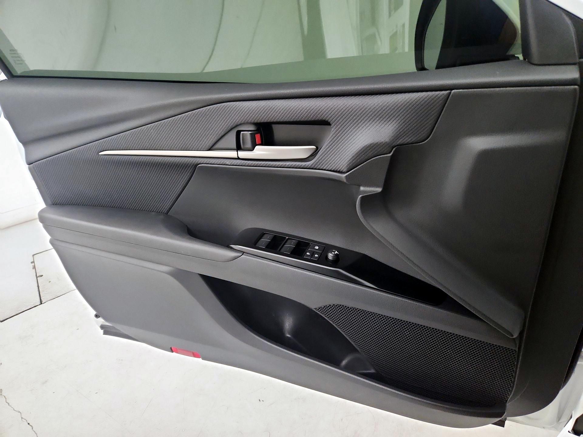 Thumbnail: 2025 Toyota Camry - 12
