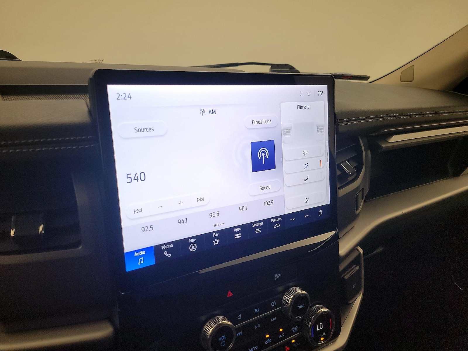 2022 Ford Expedition XLT - Photo 17