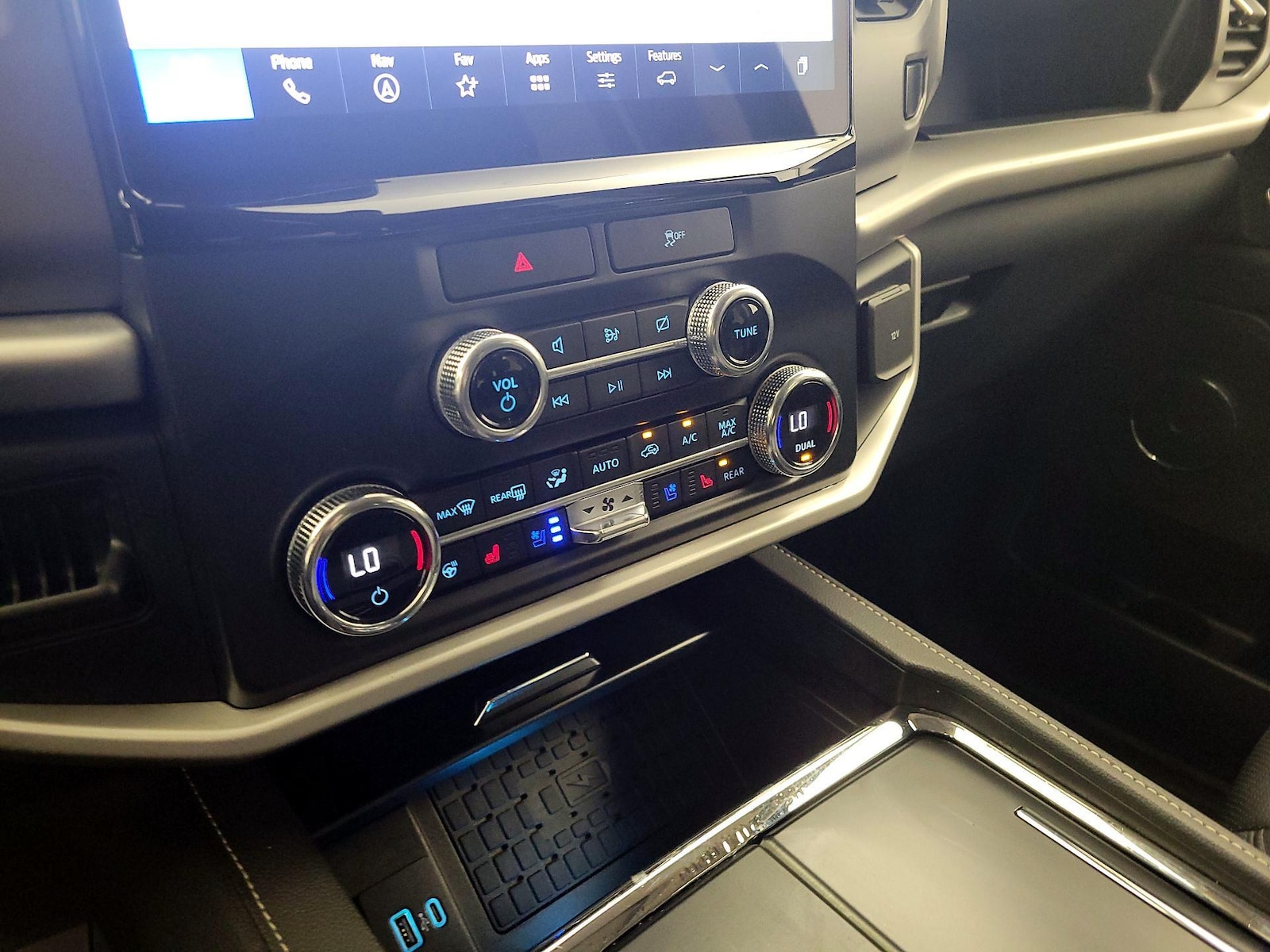 2022 Ford Expedition XLT - Photo 18