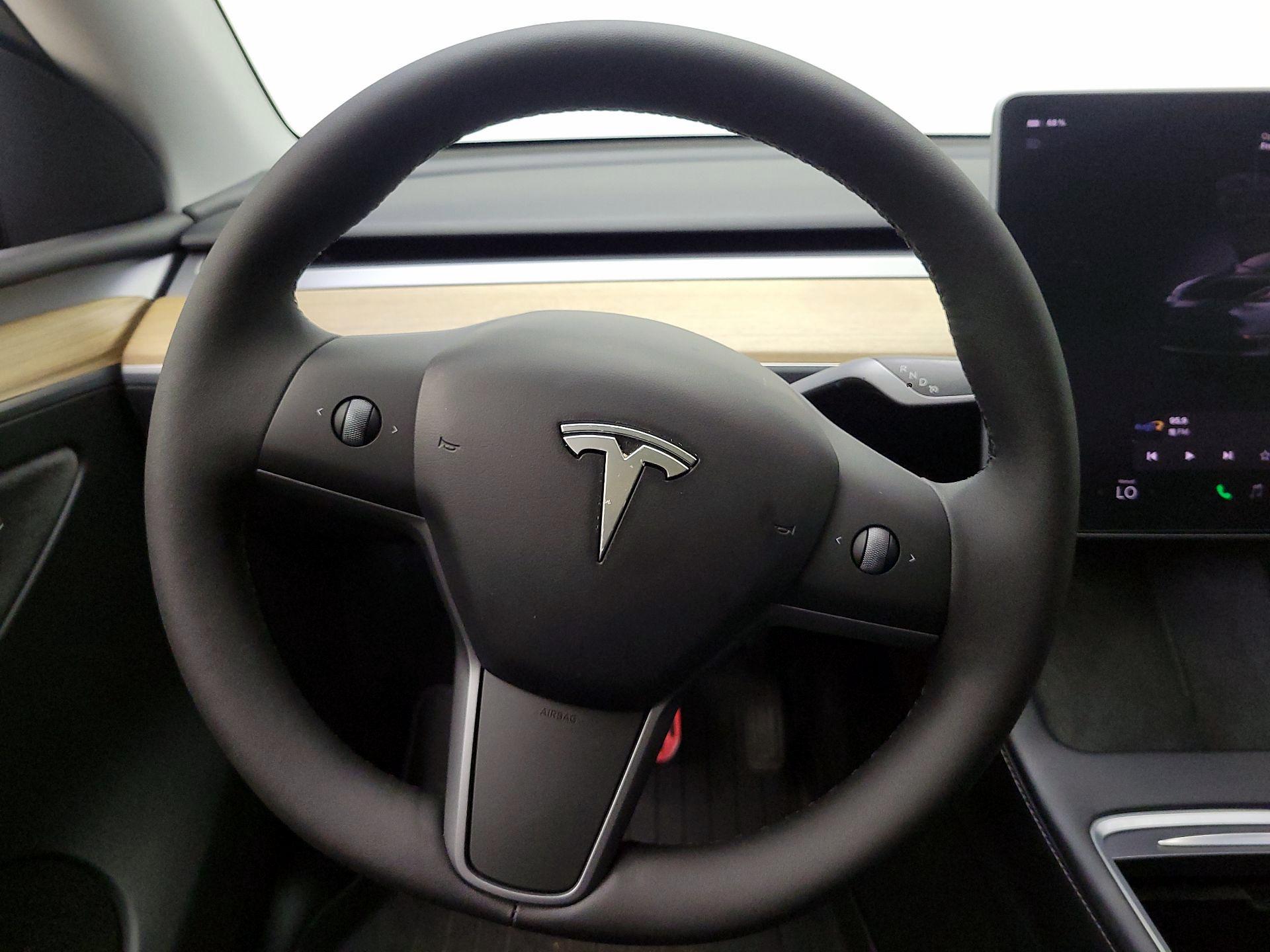 Thumbnail: 2023 Tesla Model Y - 10