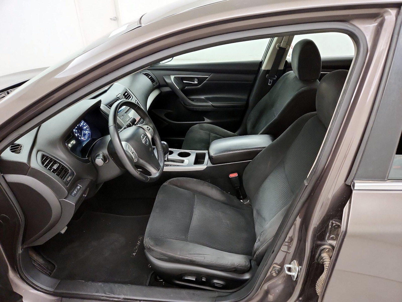 2015 Nissan Altima SV - Photo 12