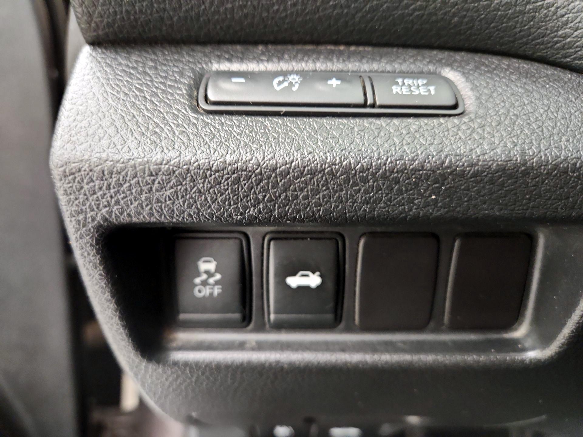 Thumbnail: 2015 Nissan Altima - 13