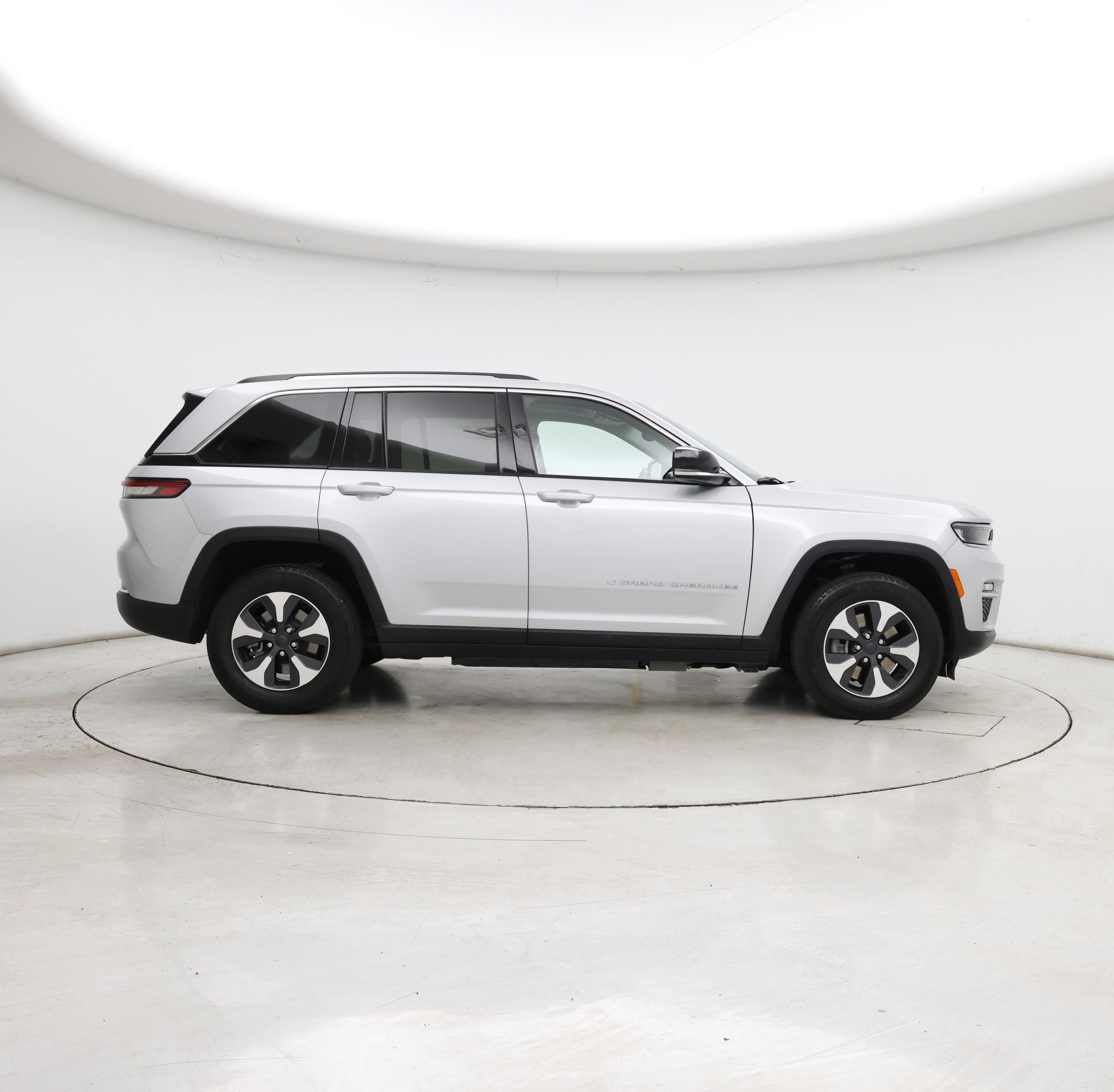 Thumbnail: 2023 Jeep Grand Cherokee - 7