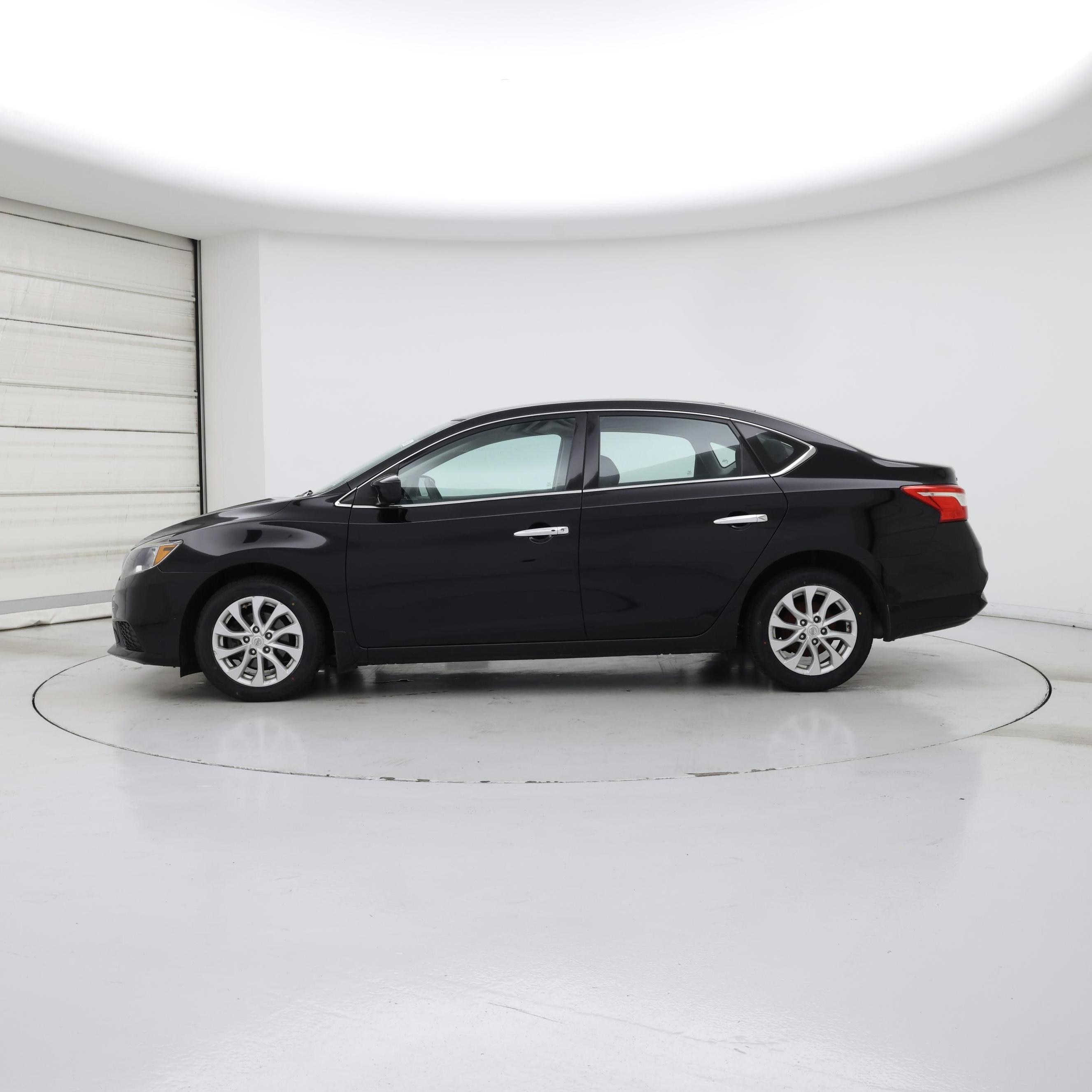Thumbnail: 2018 Nissan Sentra - 3