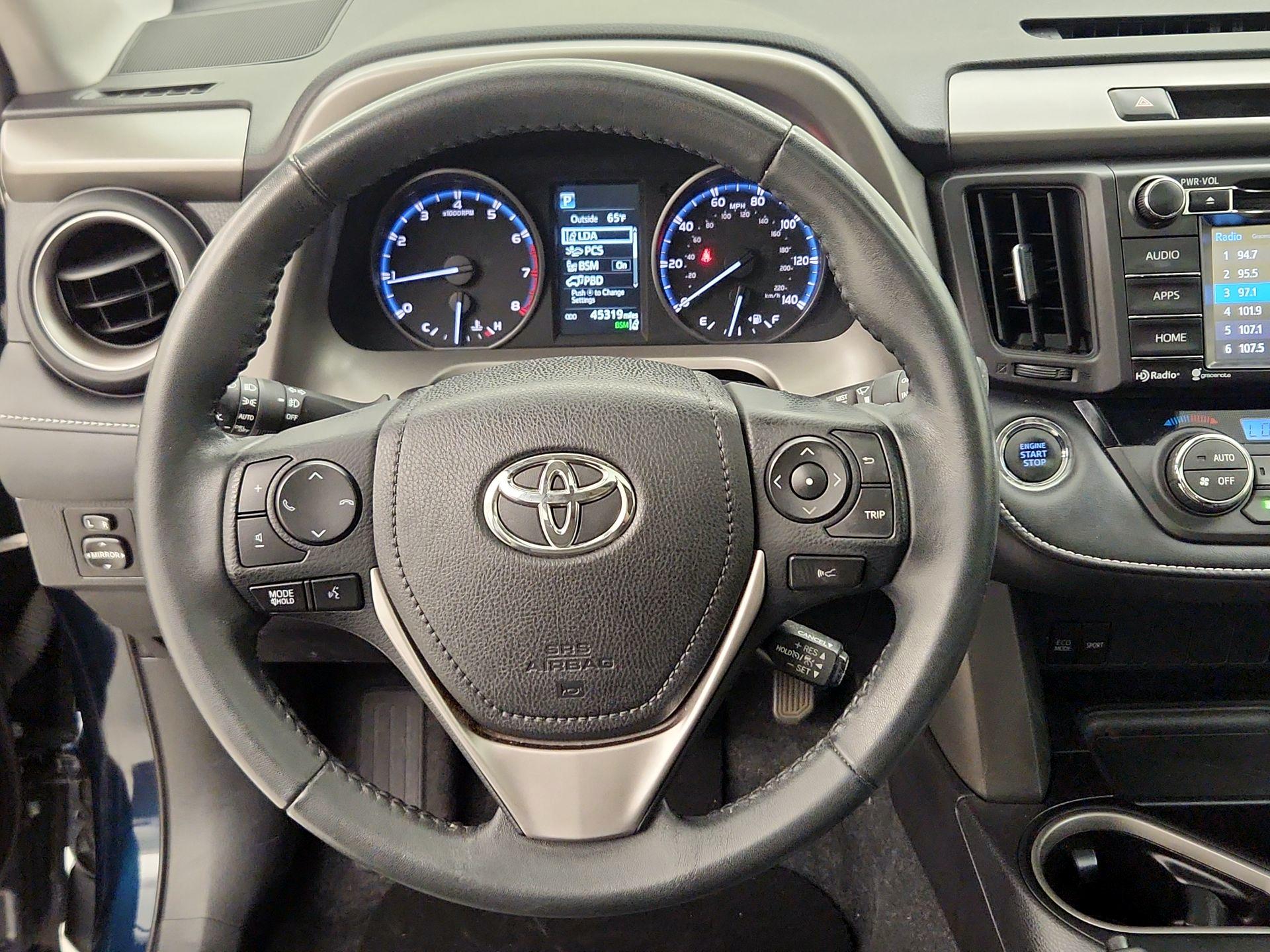 Thumbnail: 2017 Toyota RAV4 - 10