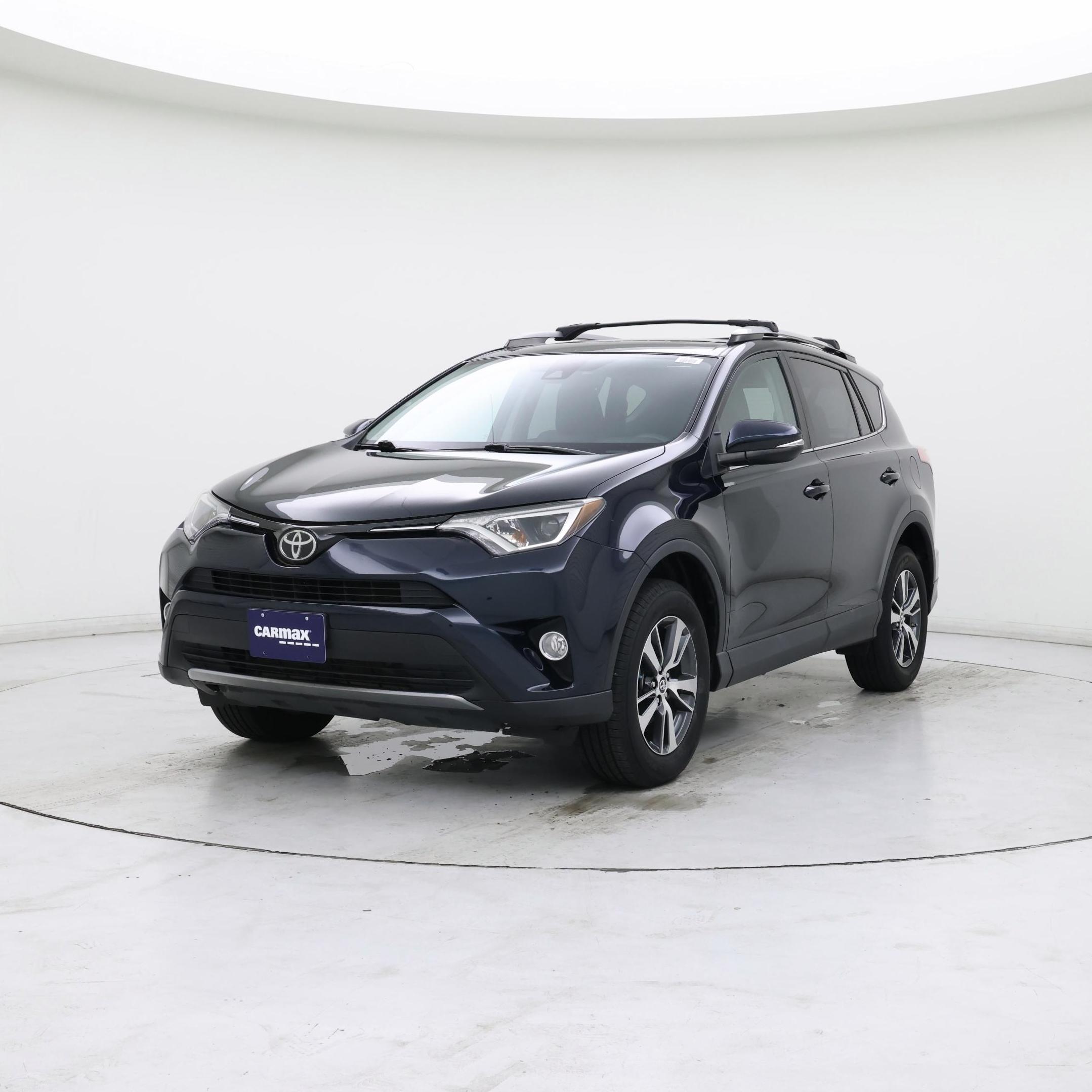 Thumbnail: 2017 Toyota RAV4 - 4