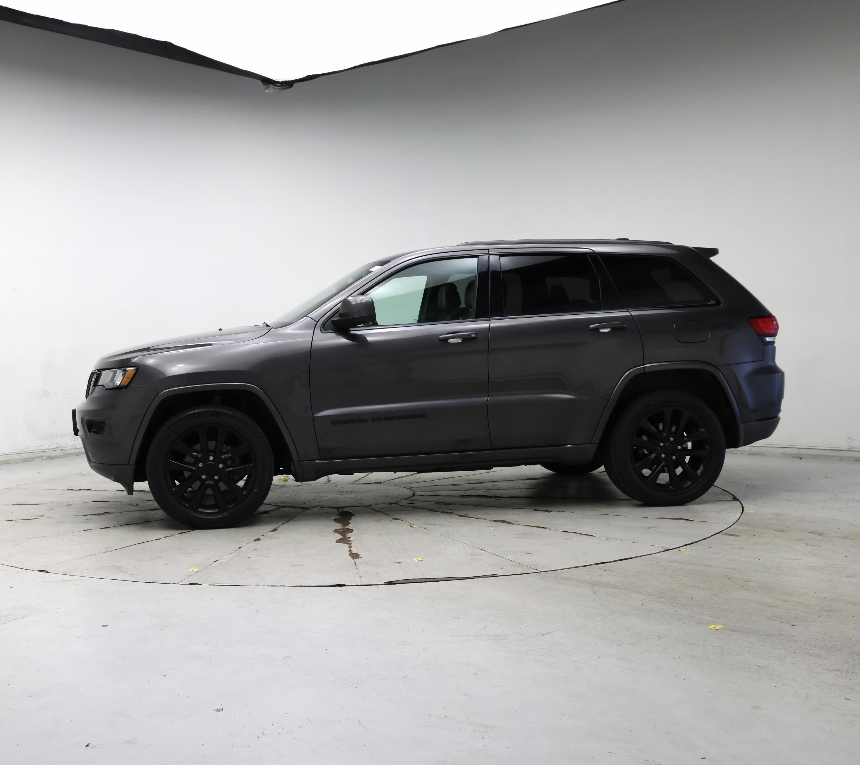 Thumbnail: 2019 Jeep Grand Cherokee - 3