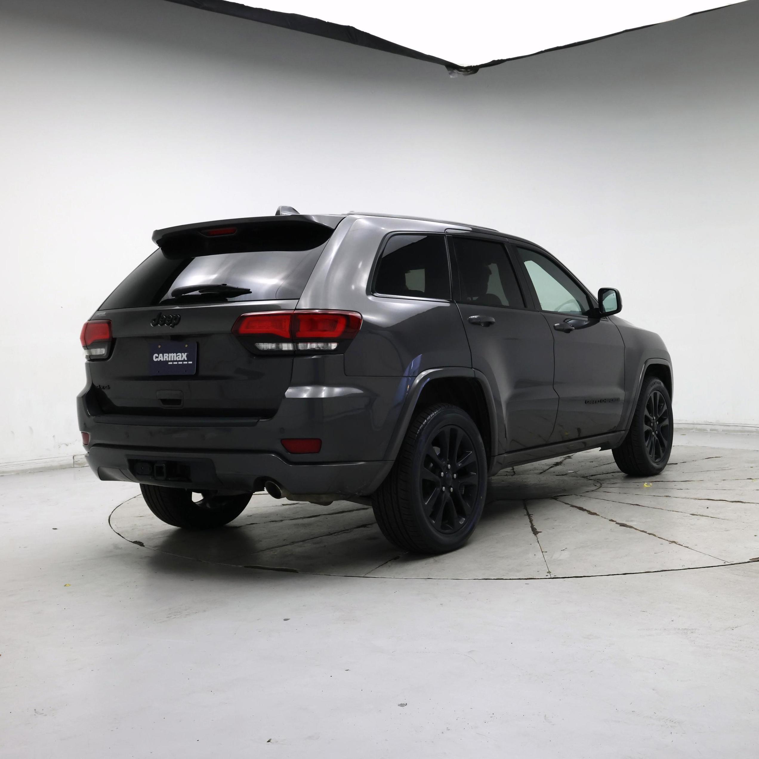 Thumbnail: 2019 Jeep Grand Cherokee - 8