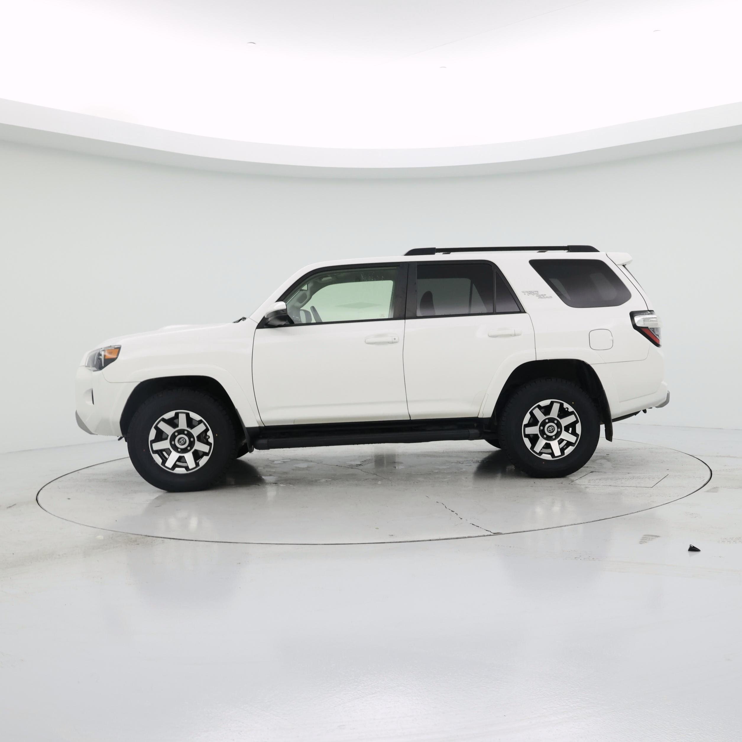 Thumbnail: 2020 Toyota 4Runner - 3