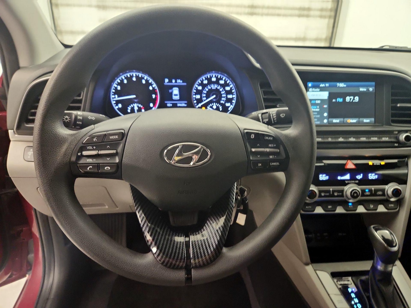 2020 Hyundai Elantra SEL - Photo 11