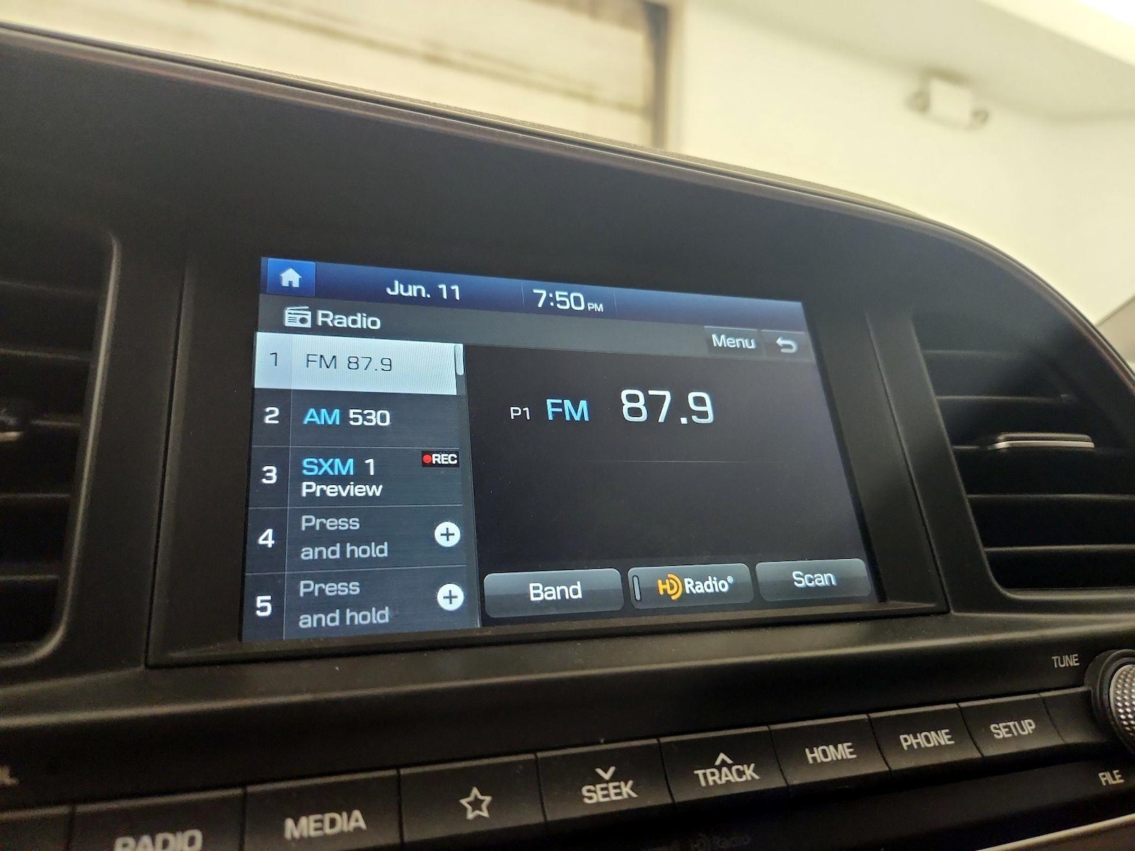 2020 Hyundai Elantra SEL - Photo 16