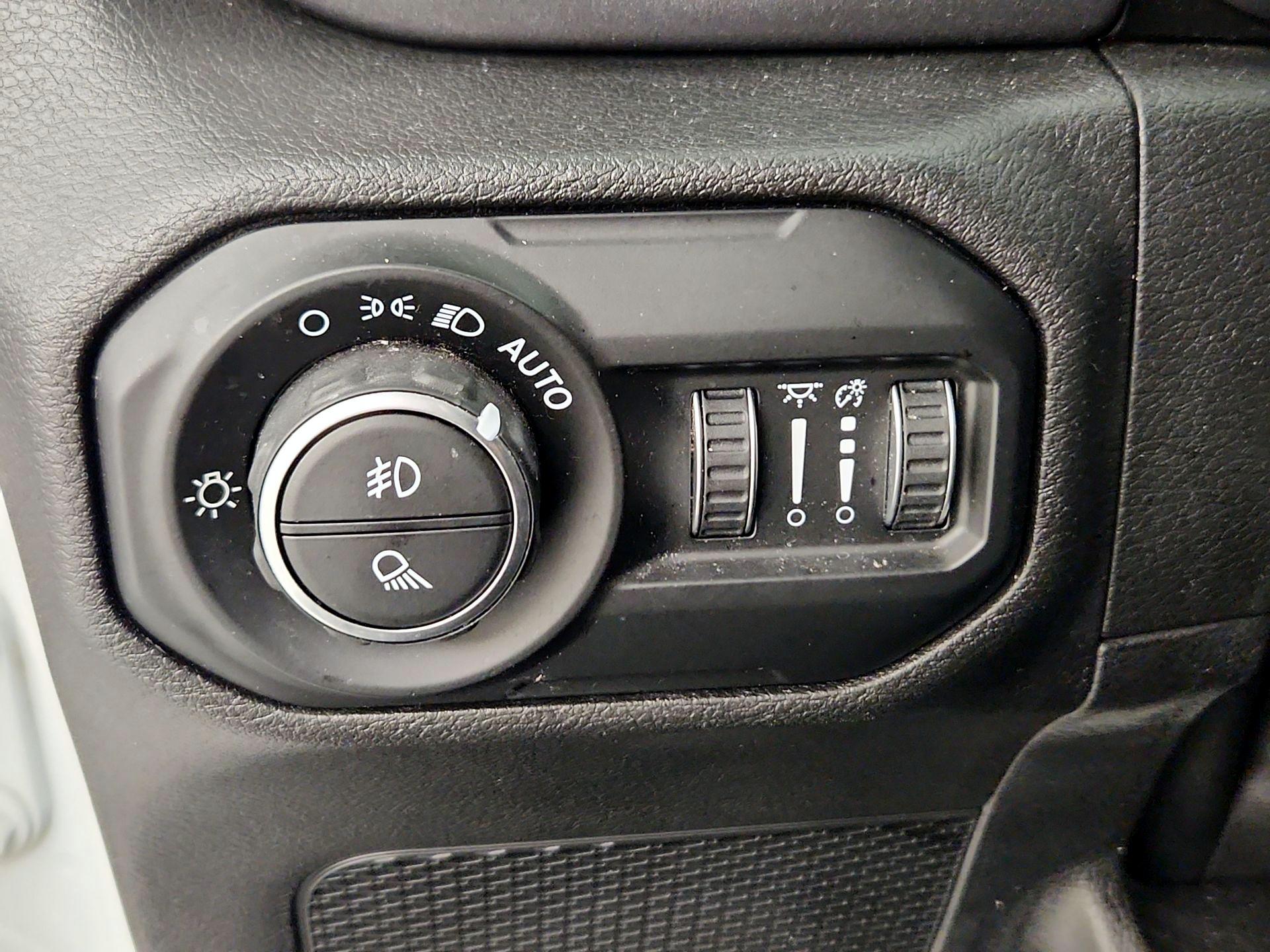 Thumbnail: 2021 Jeep Gladiator - 13
