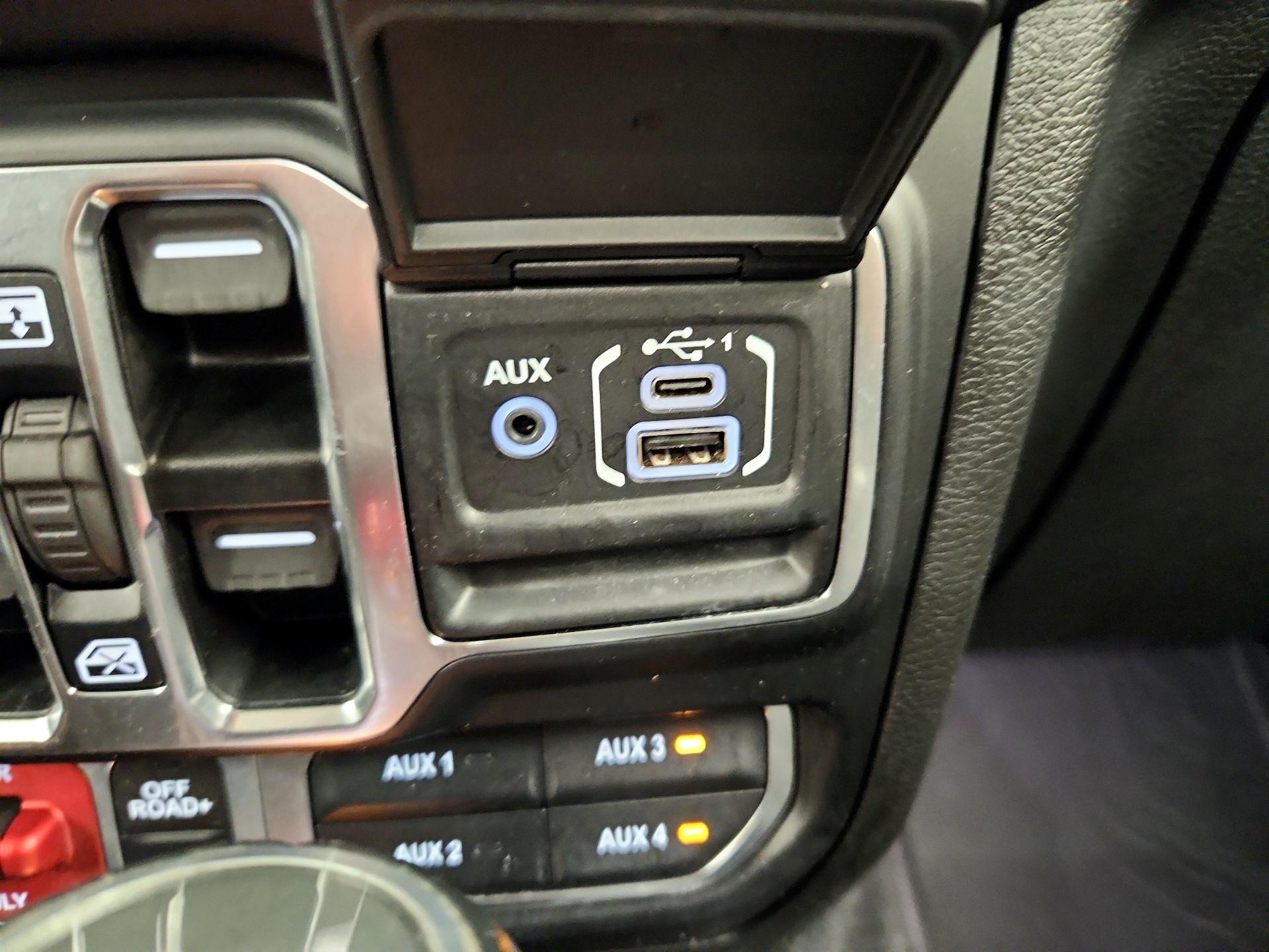 Thumbnail: 2021 Jeep Gladiator - 19