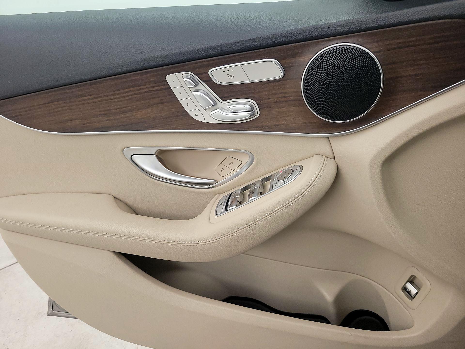 Thumbnail: 2021 Mercedes-Benz C-Class - 12