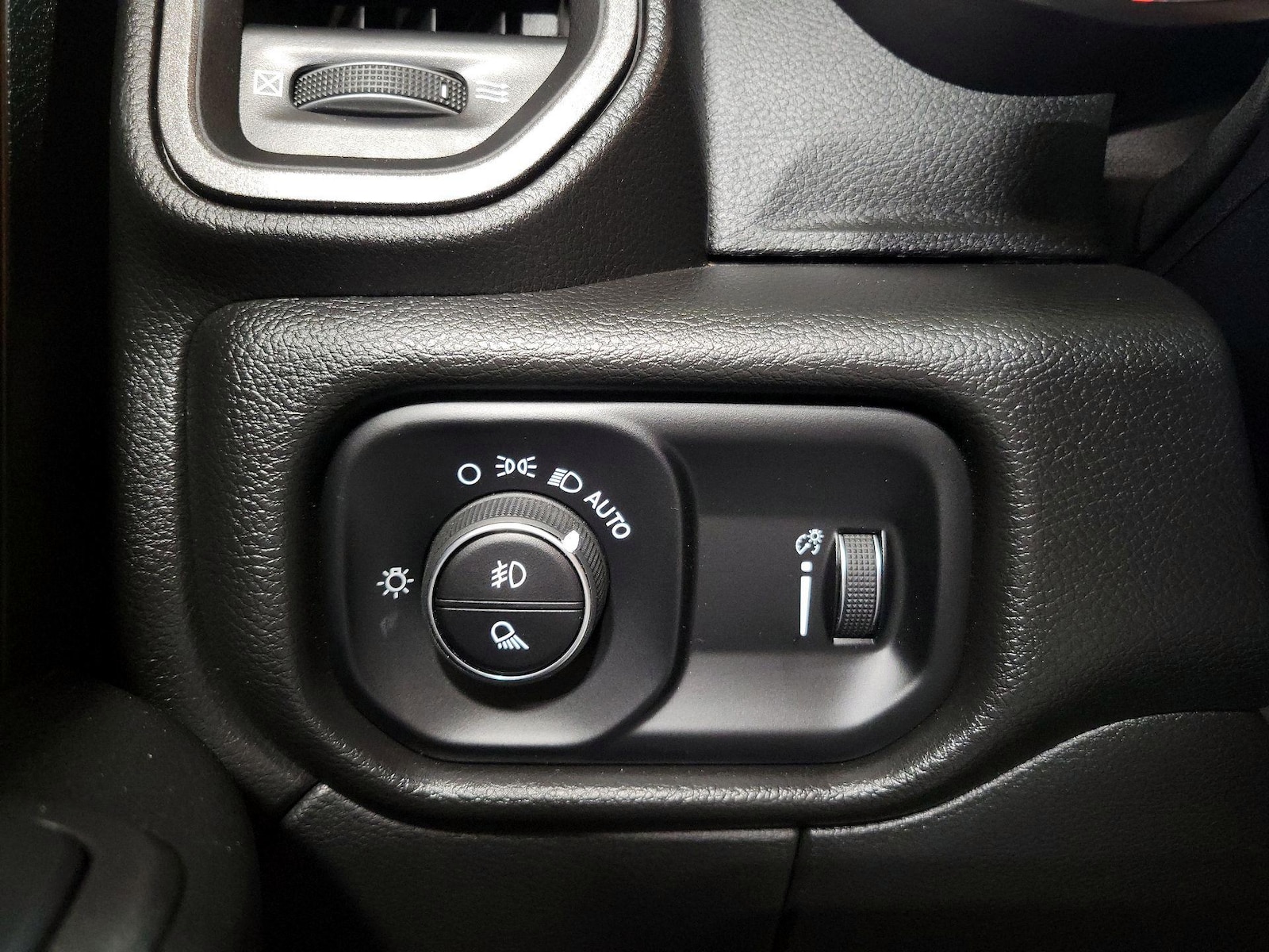 2025 RAM Ram 3500 Pickup Tradesman - Photo 14