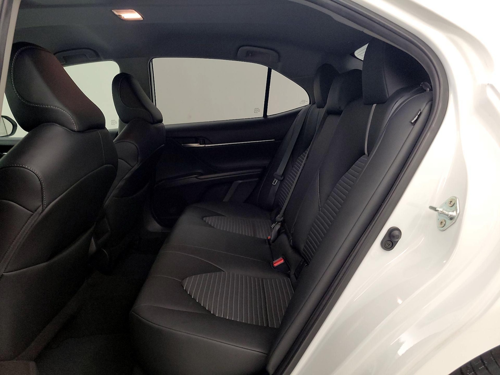 2023 Toyota Camry SE - Photo 20