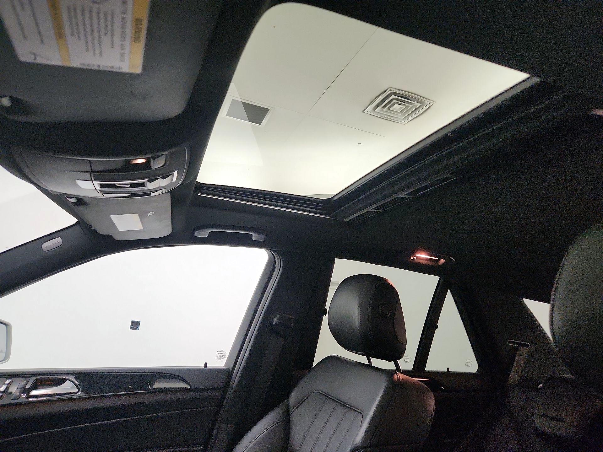 Thumbnail: 2016 Mercedes-Benz GLE - 18